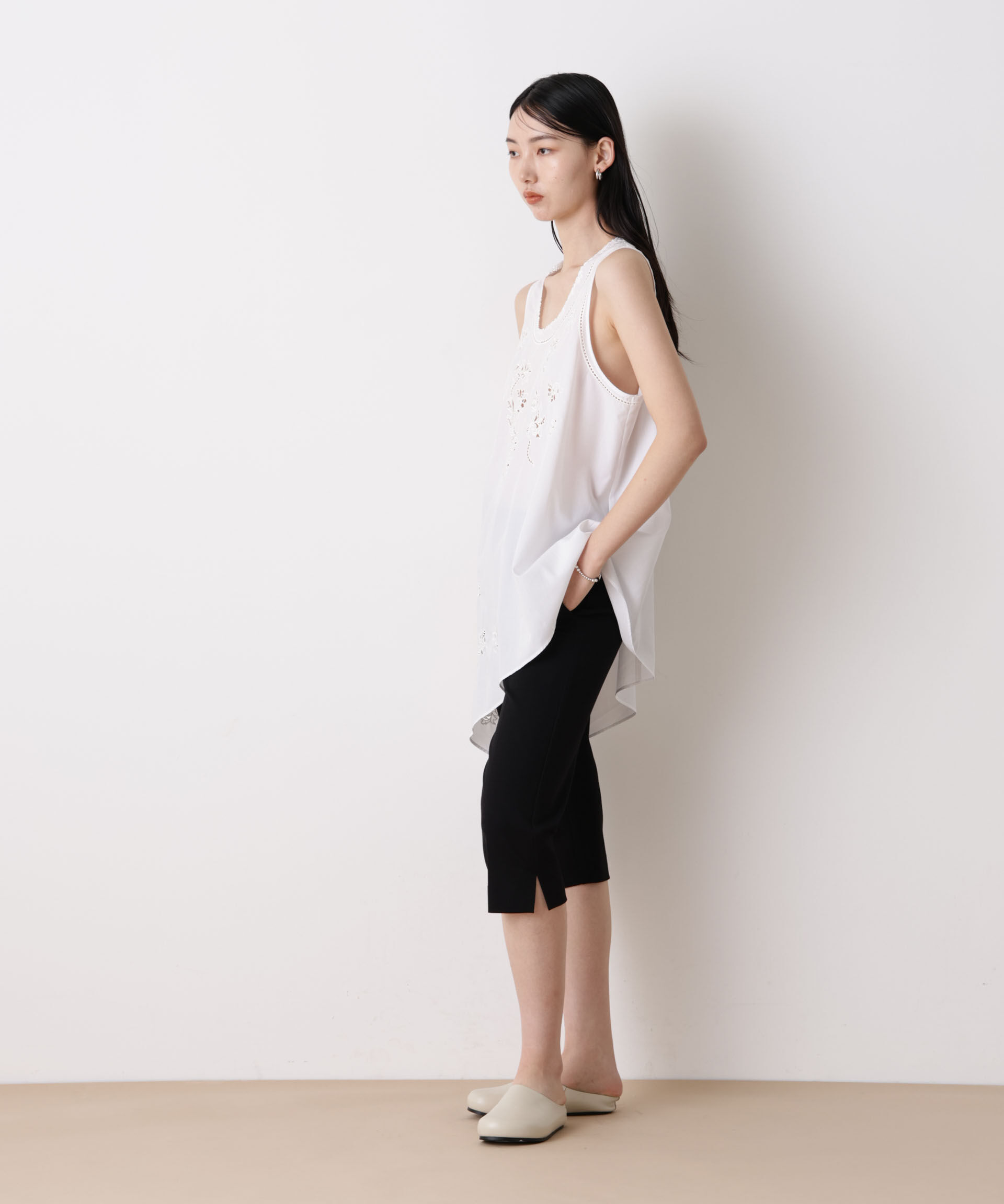 nano･universe「「STEVELOUR」フラワー刺繍アシメタンクトップ」|シャツ・ブラウス|