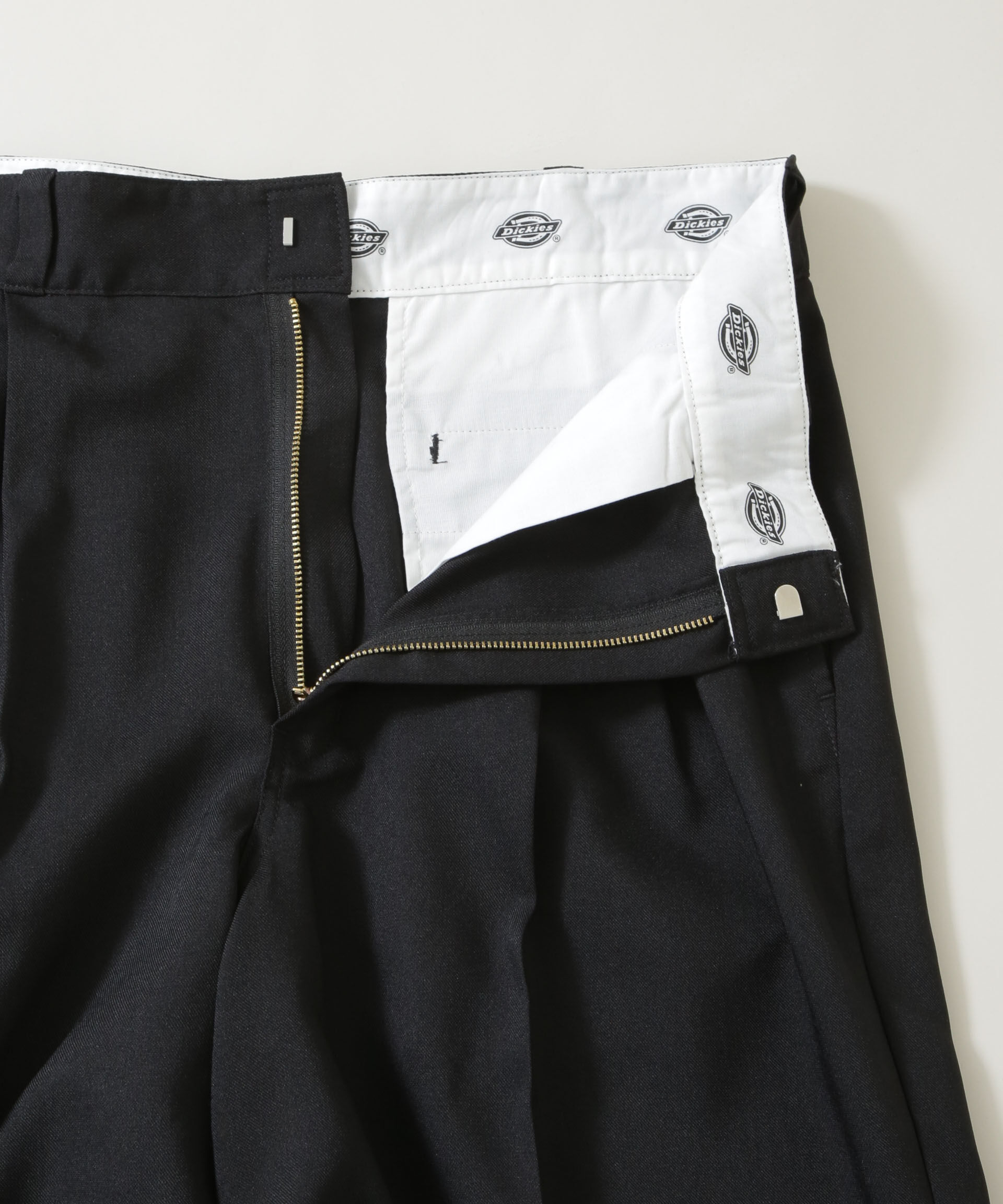 nano･universe「Dickies/別注 Wide Tuck Short Pants」|チノ|