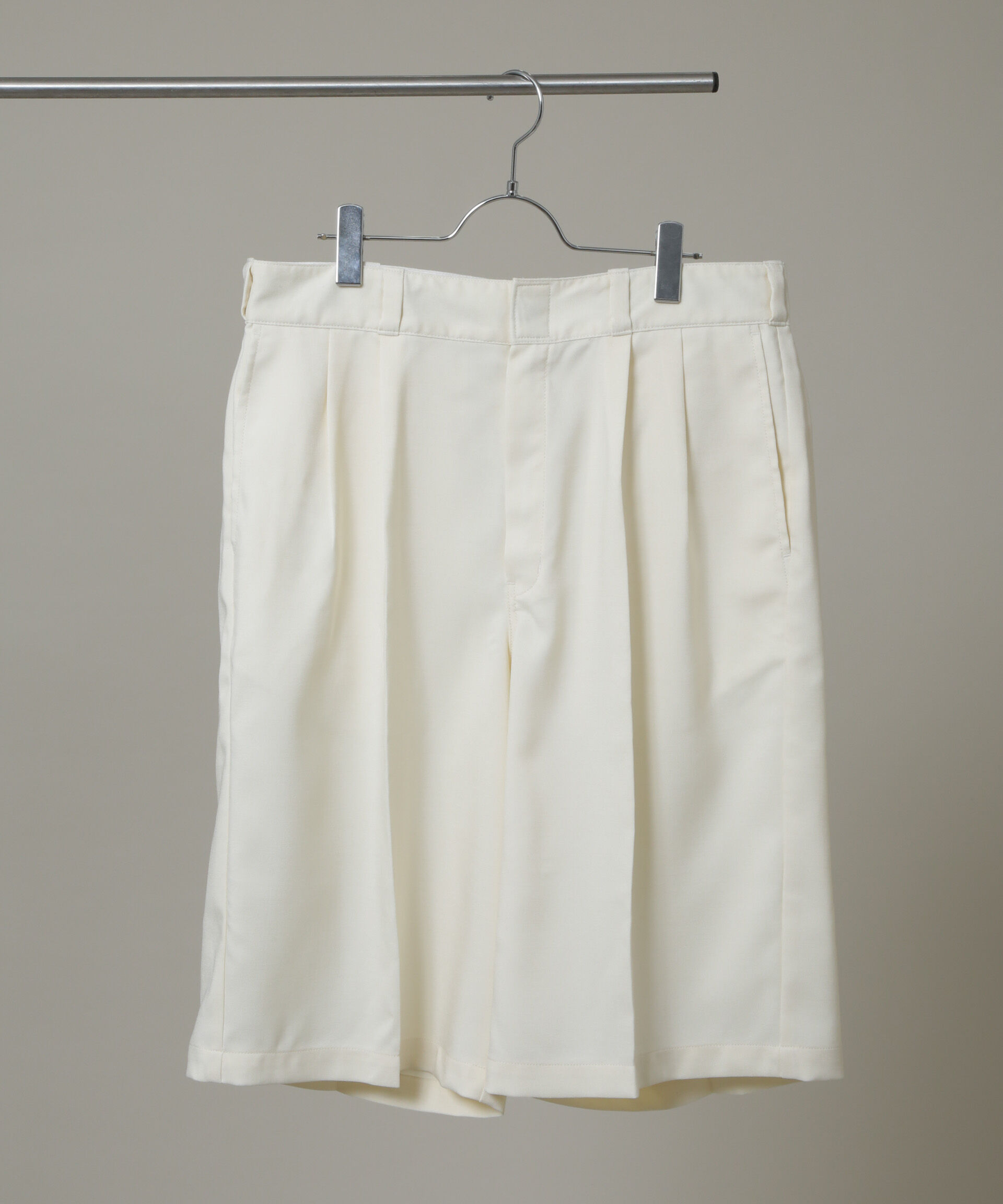 nano･universe「Dickies/別注 Wide Tuck Short Pants」|チノ|