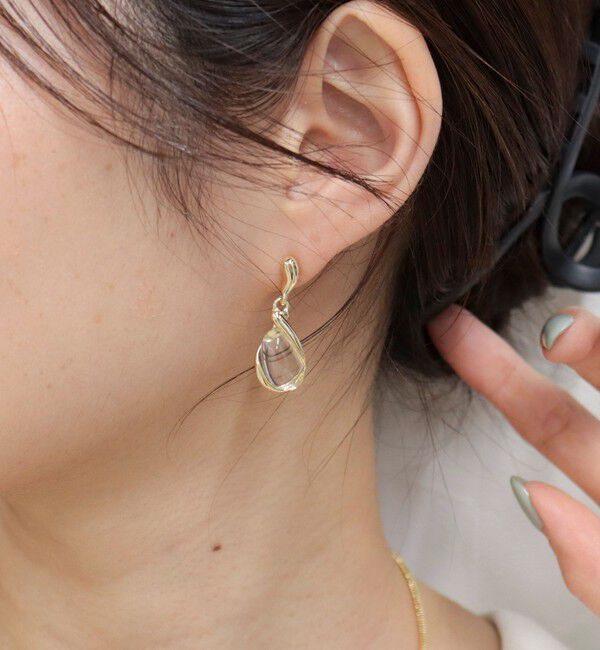 fredy emue「クリアドロップスイングピアス」|ピアス|クリア