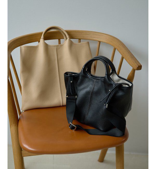 Hoaw.「【Hoaw.】レザーストラップバッグ」|トートバッグ|ブラック