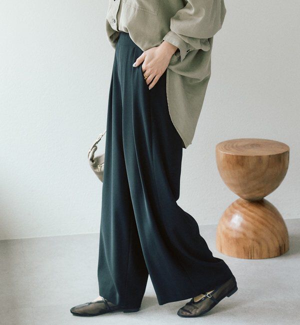  「【ウォッシャブル】【シーズンレスで使える】タックワイドスラックス」|チノ|