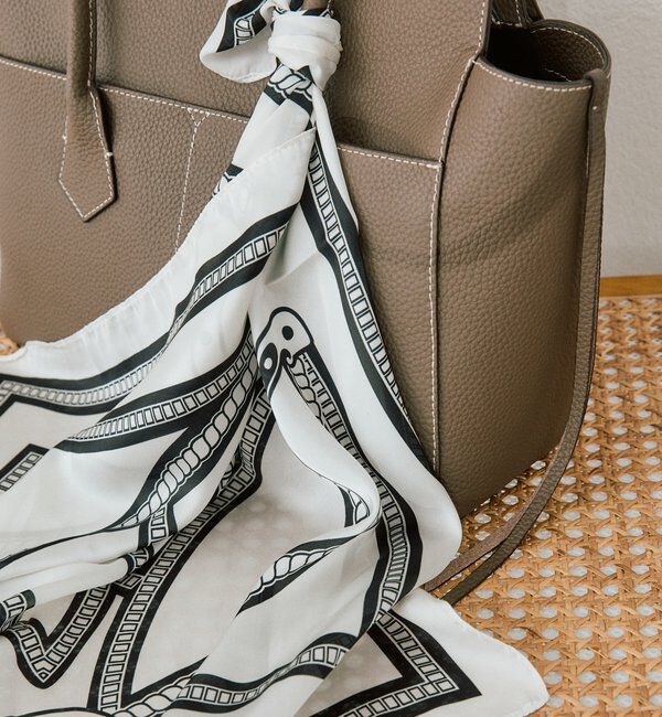  「【スタイリングのアクセントに】チェーン柄スカーフ」|バンダナ・スカーフ|