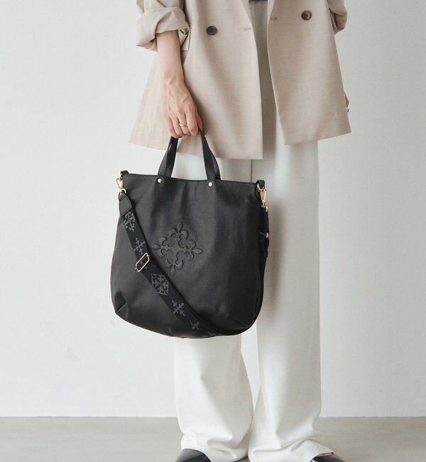  「スリム2WAYトートバッグ <エンボスモノグラム>」|トートバッグ|