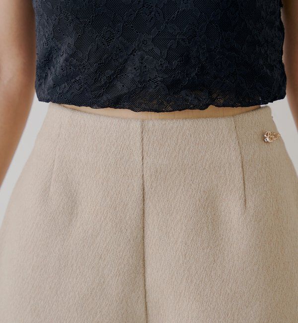  「【2サイズ展開あり】ブローチ付きコンパクトショートパンツ」|チノ|