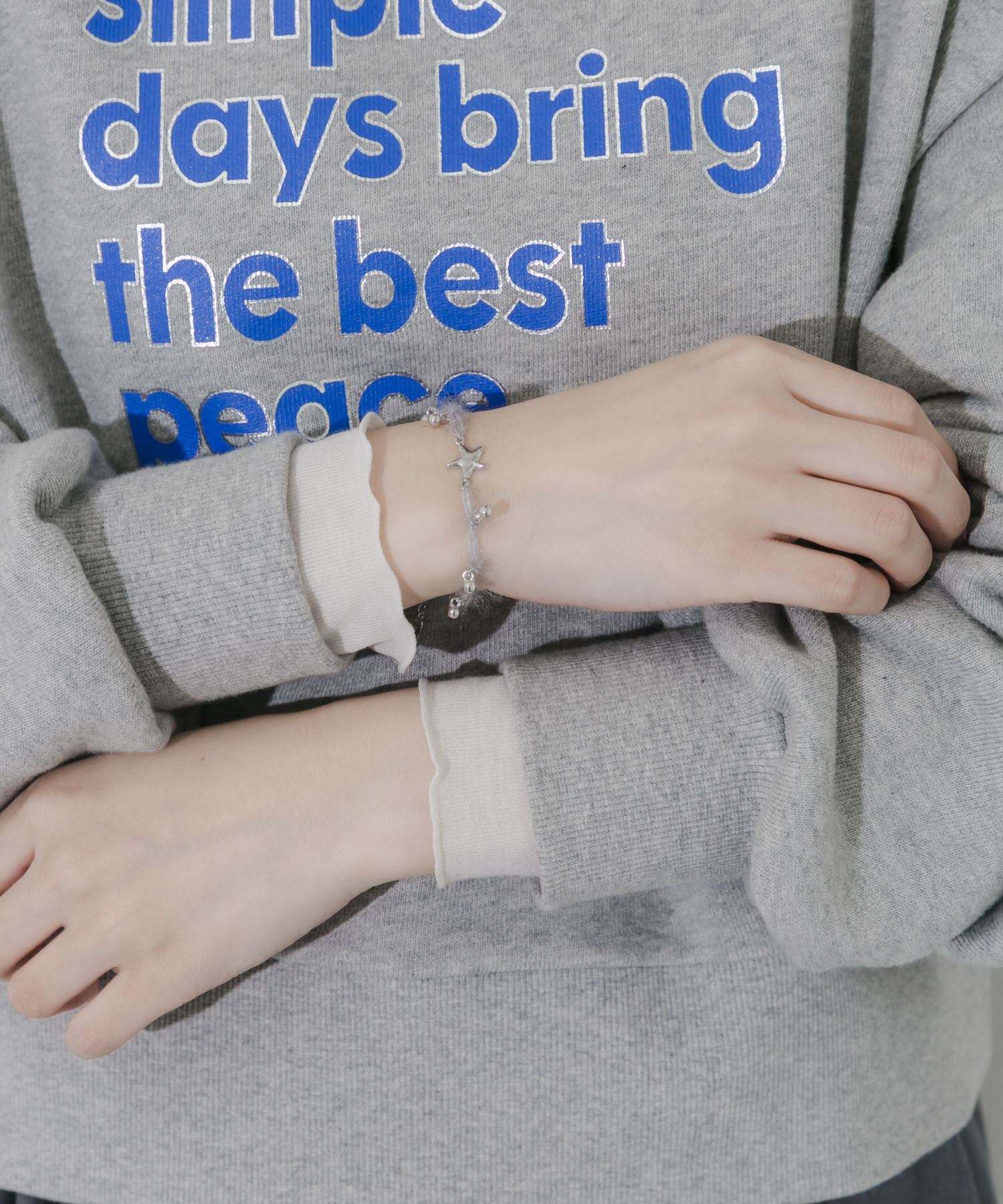 SMELLY「ウールヤーンチャームブレスレット」|ブレスレット・バングル|