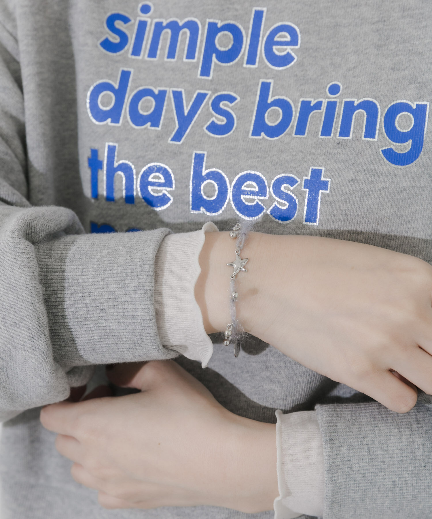 SMELLY「ウールヤーンチャームブレスレット」|ブレスレット・バングル|