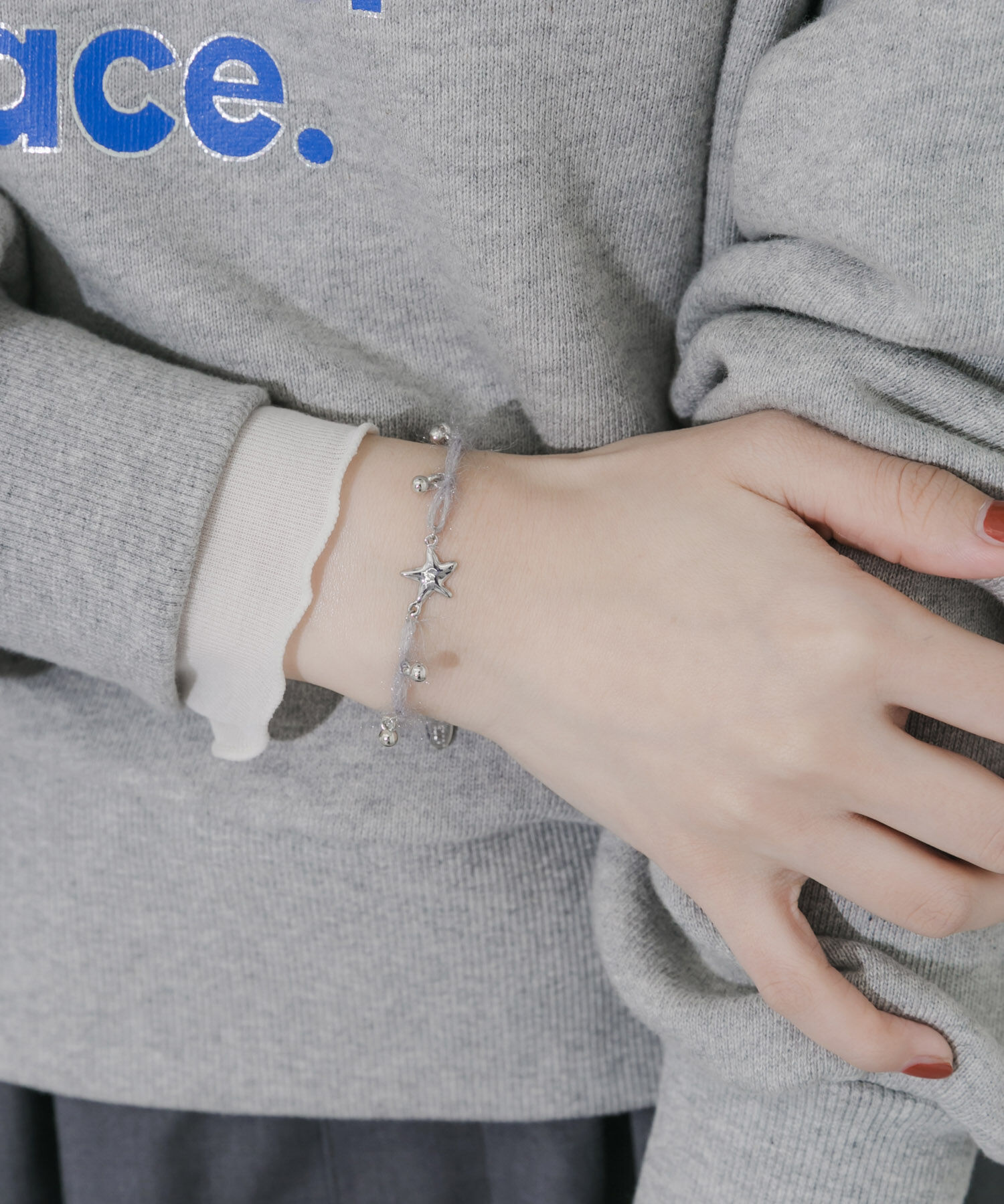 SMELLY「ウールヤーンチャームブレスレット」|ブレスレット・バングル|