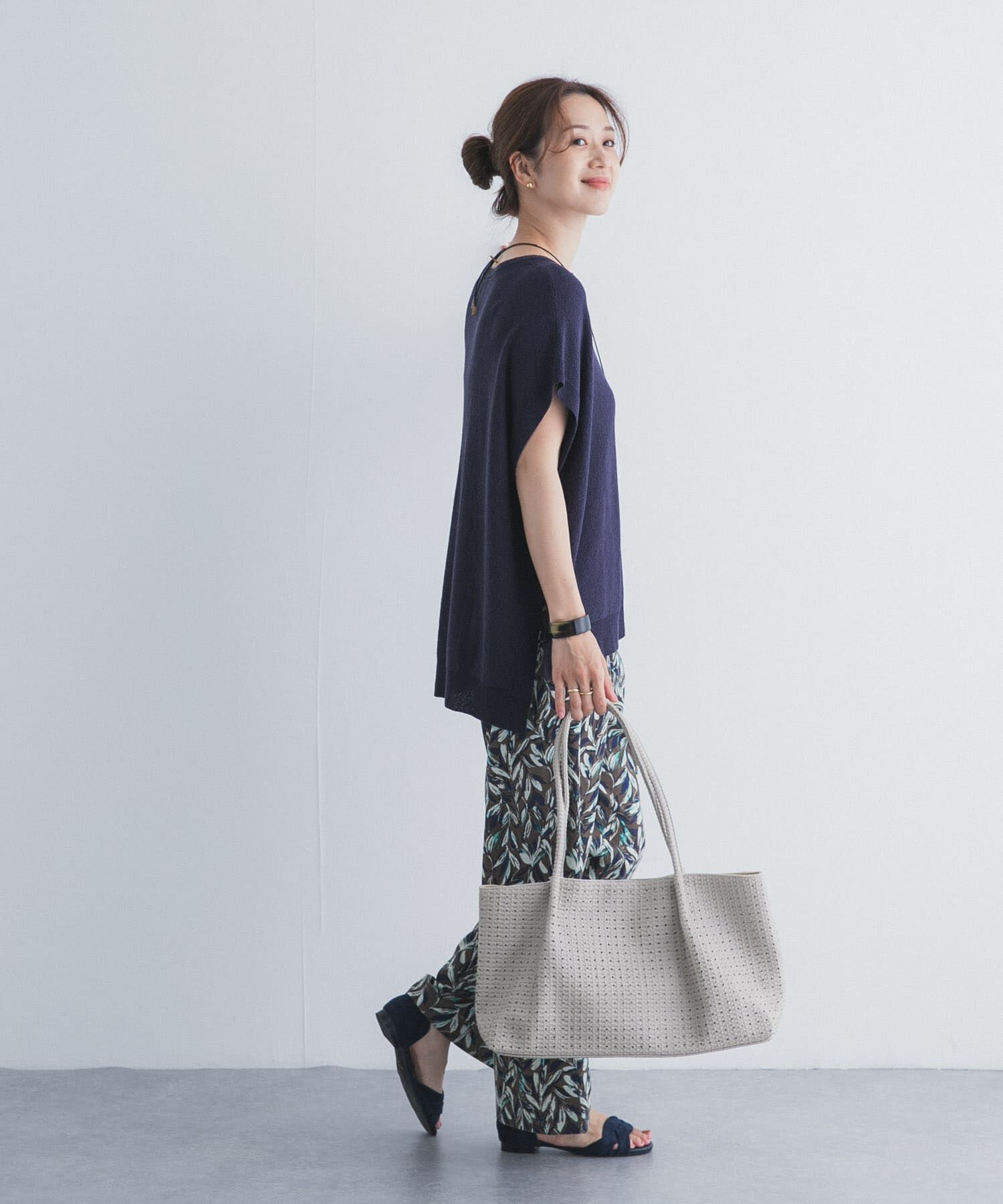 URBAN RESEARCH DOORS「リネン混ブークレニットワイドプルオーバー」|ニット・セーター|