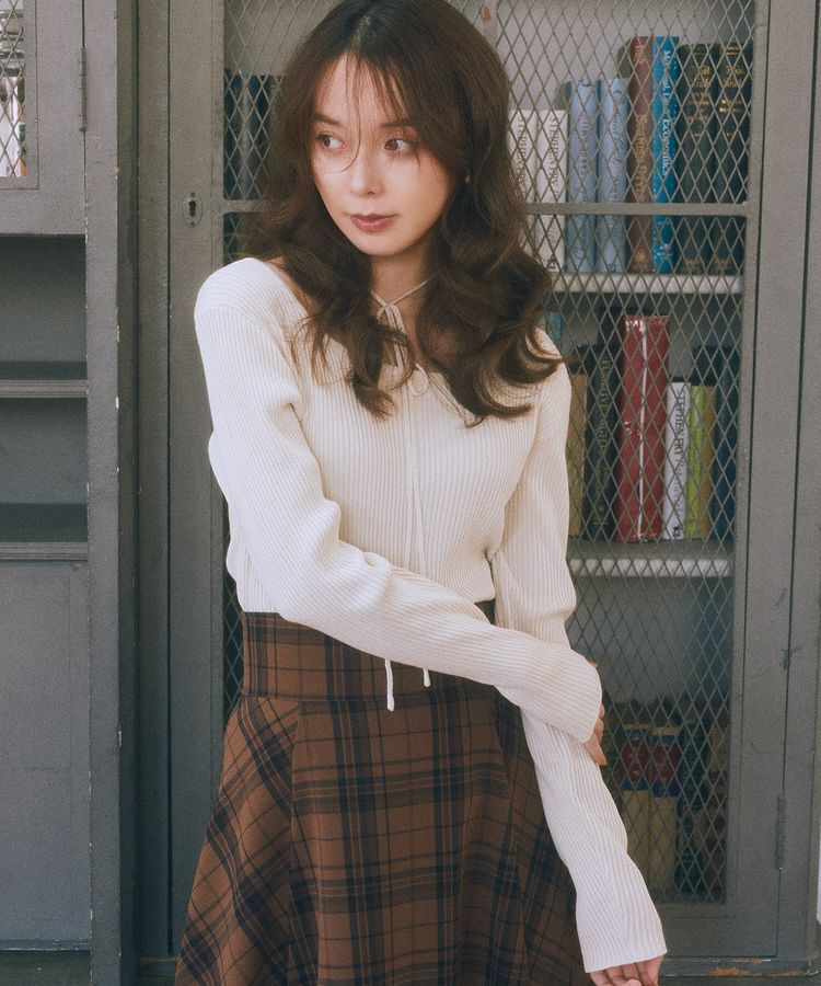 earth music&ecology「スクエアホルターネックリブプルオーバー」|ニット・セーター|Ivory