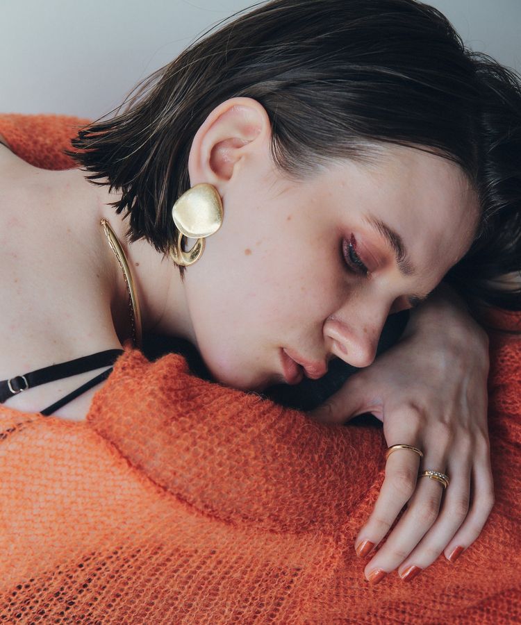 YECCA VECCA「メタルプレートスイングピアス」|ピアス|