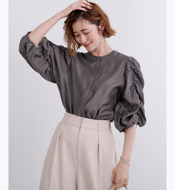 ur's「シャーリングデザインスリーブバンドカラーブラウス」|シャツ・ブラウス|