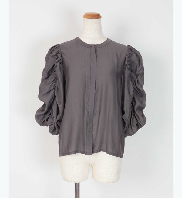 ur's「シャーリングデザインスリーブバンドカラーブラウス」|シャツ・ブラウス|