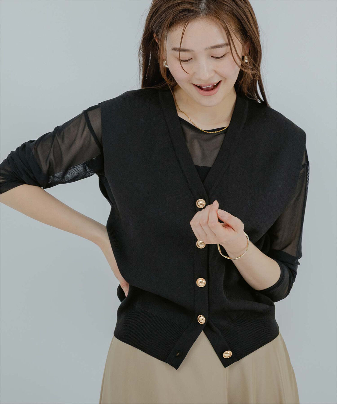 ur's「ゴールド釦コクーンニットベスト」|ニット・セーター|ブラック