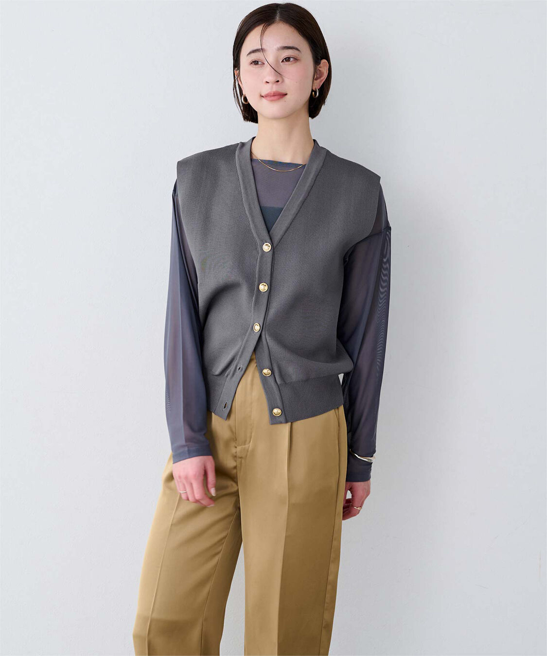 ur's「ゴールド釦コクーンニットベスト」|ニット・セーター|