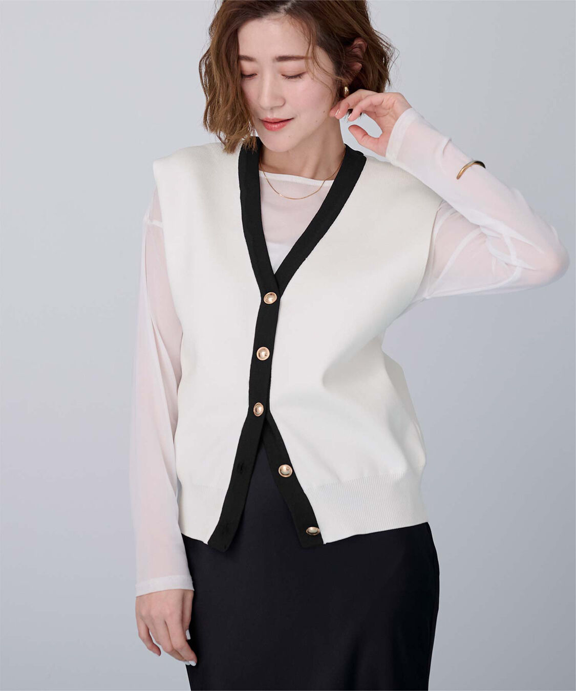 ur's「ゴールド釦コクーンニットベスト」|ニット・セーター|