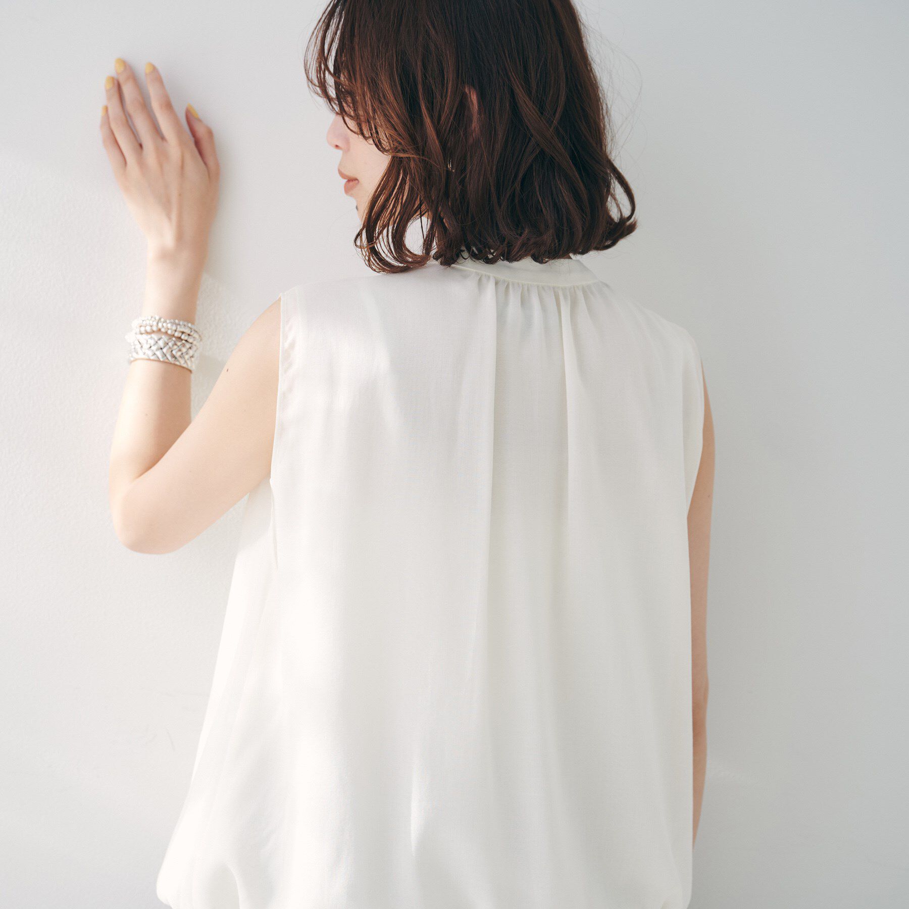 UNTITLED「【シアー/バンドカラー】バルーンヘムノースリーブブラウス」|シャツ・ブラウス|