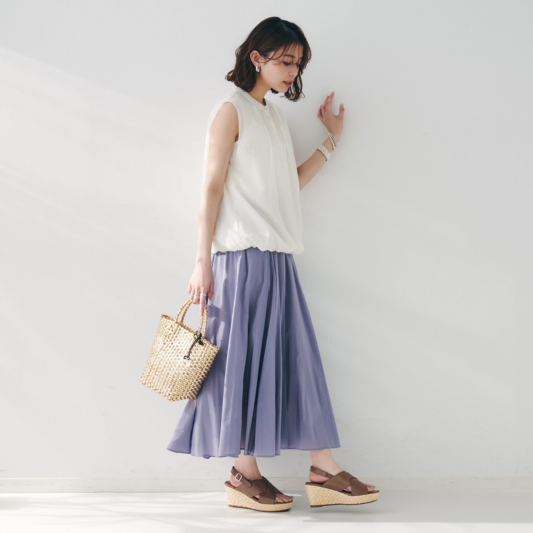 UNTITLED「【シアー/バンドカラー】バルーンヘムノースリーブブラウス」|シャツ・ブラウス|