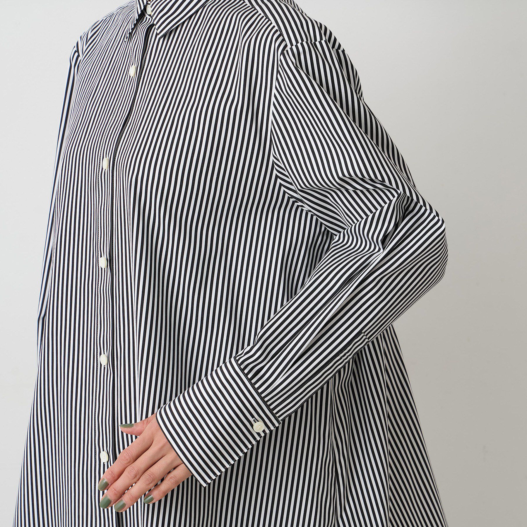 UNTITLED「【コットン100/洗える】コットンブロードAラインシャツ」|シャツ・ブラウス|