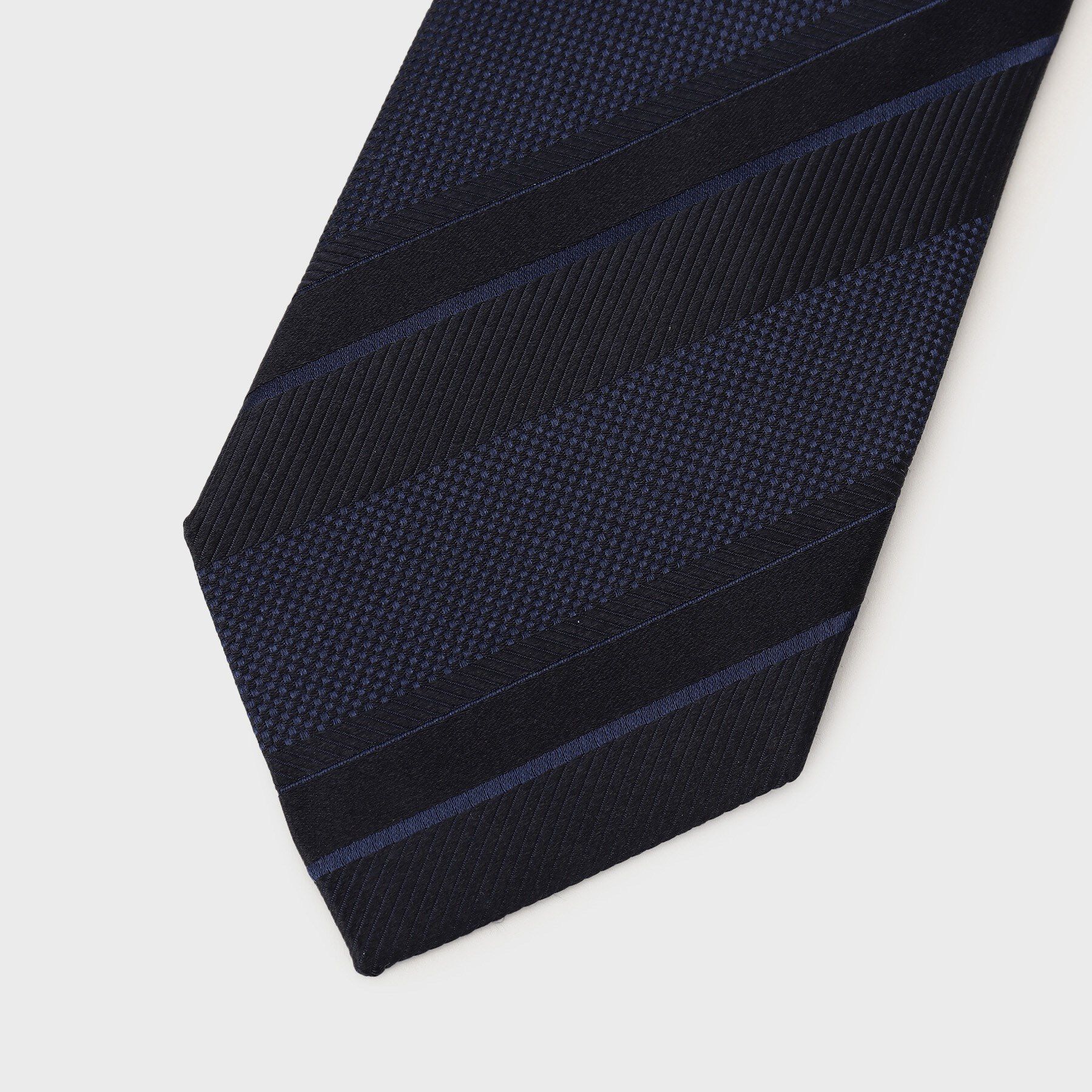 TAKEO KIKUCHI「【BOXセット】ジェントルマンストライプ ネクタイ&times;眼鏡型タイバー」|ネクタイ・蝶ネクタイ|