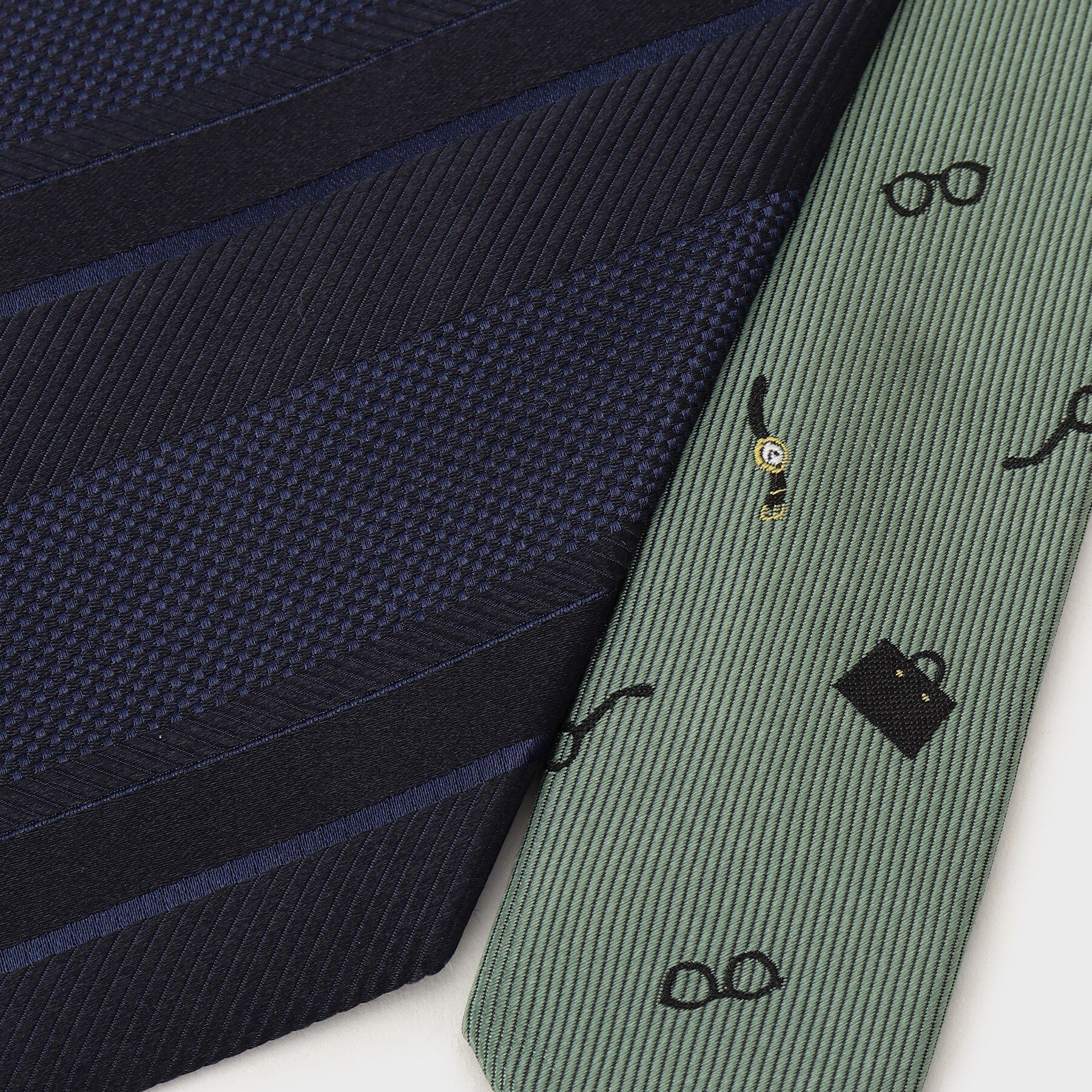 TAKEO KIKUCHI「【BOXセット】ジェントルマンストライプ ネクタイ&times;眼鏡型タイバー」|ネクタイ・蝶ネクタイ|