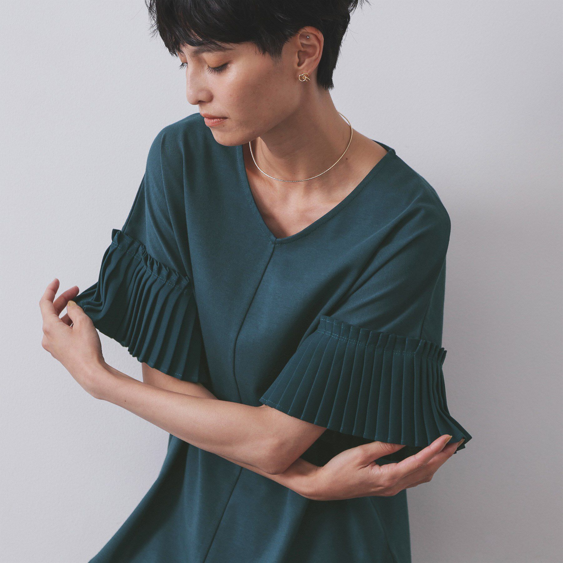 OPAQUE.CLIP「プリーツスリーブドッキングトップス【洗濯機洗い可】」|Tシャツ・カットソー|グリーン(024)