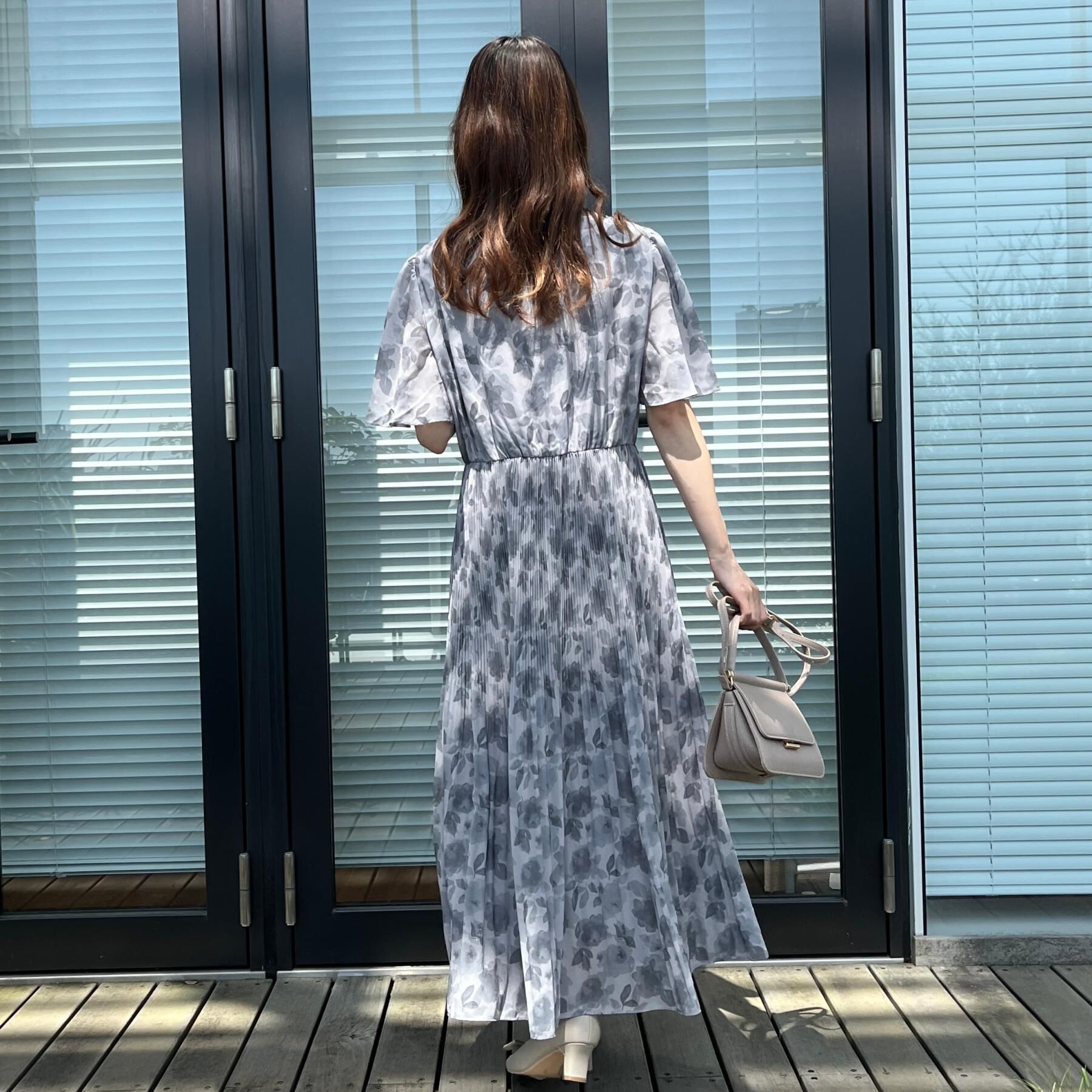 Couture broach「【二の腕カバー・楽ちん・通勤】シフォンプリーツワンピース」|ワンピース|