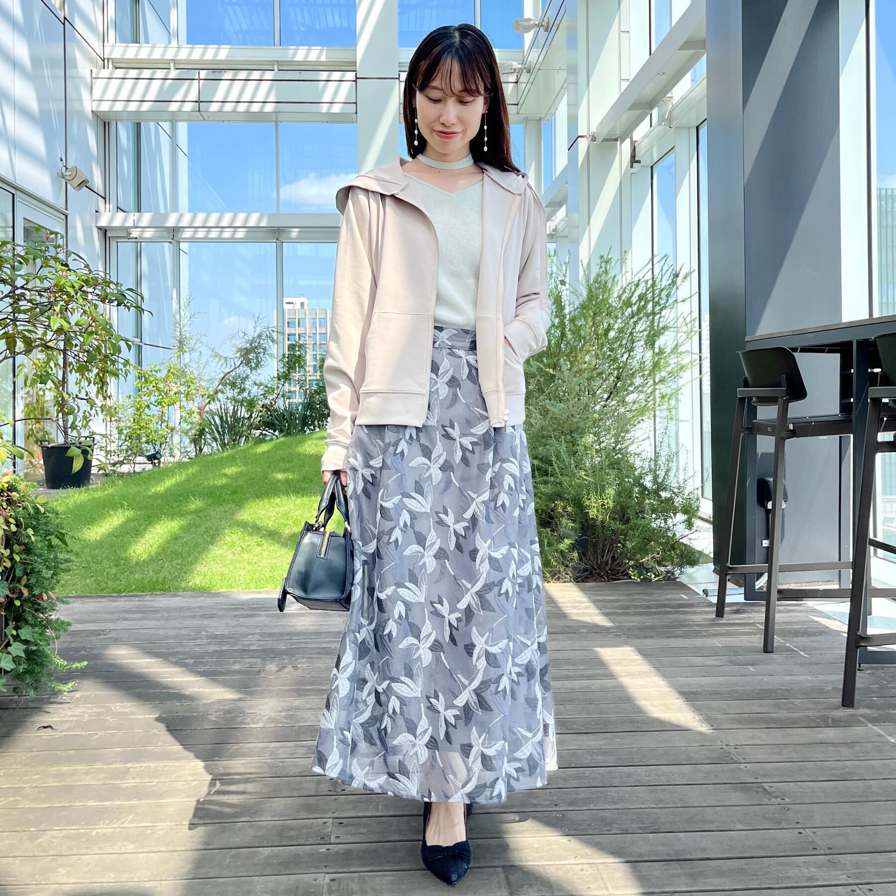 Couture broach「【マシンウォッシャブル・UVケア・大人可愛い】リボン刺繍ダンボールZIPフーディ」|パーカー|