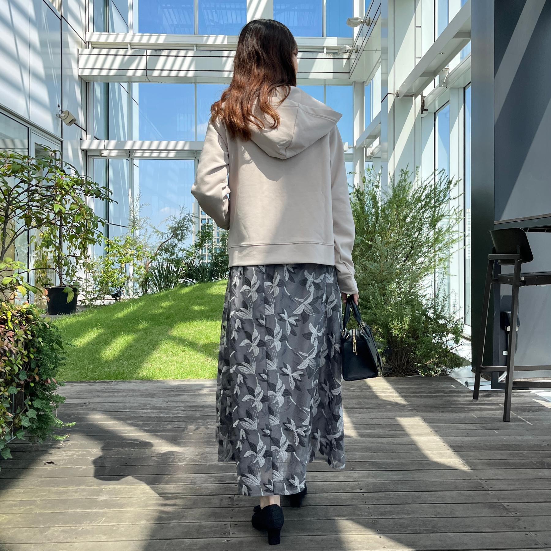 Couture broach「【マシンウォッシャブル・UVケア・大人可愛い】リボン刺繍ダンボールZIPフーディ」|パーカー|