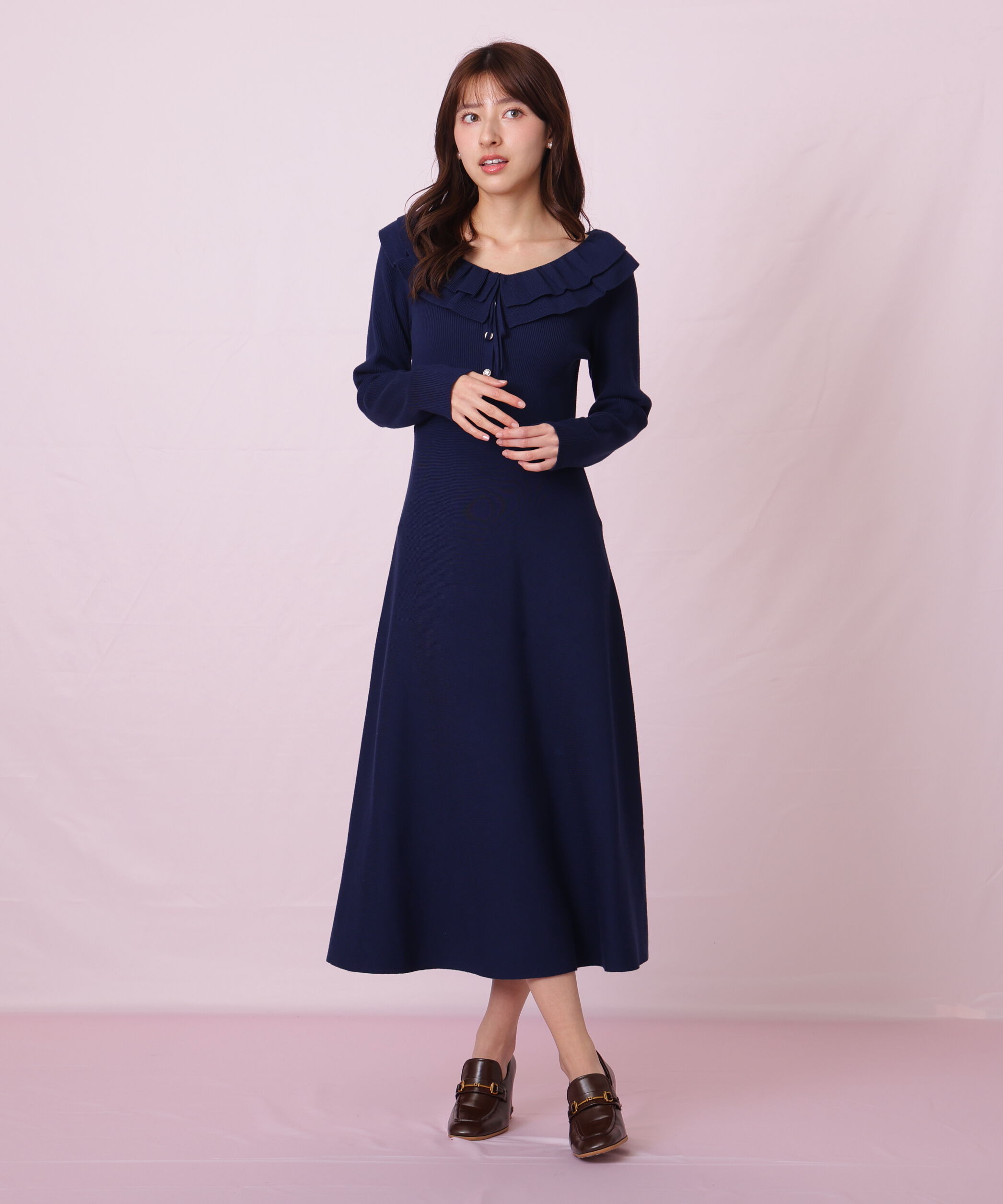  「フリル襟バイカラーニットワンピース」|ワンピース|