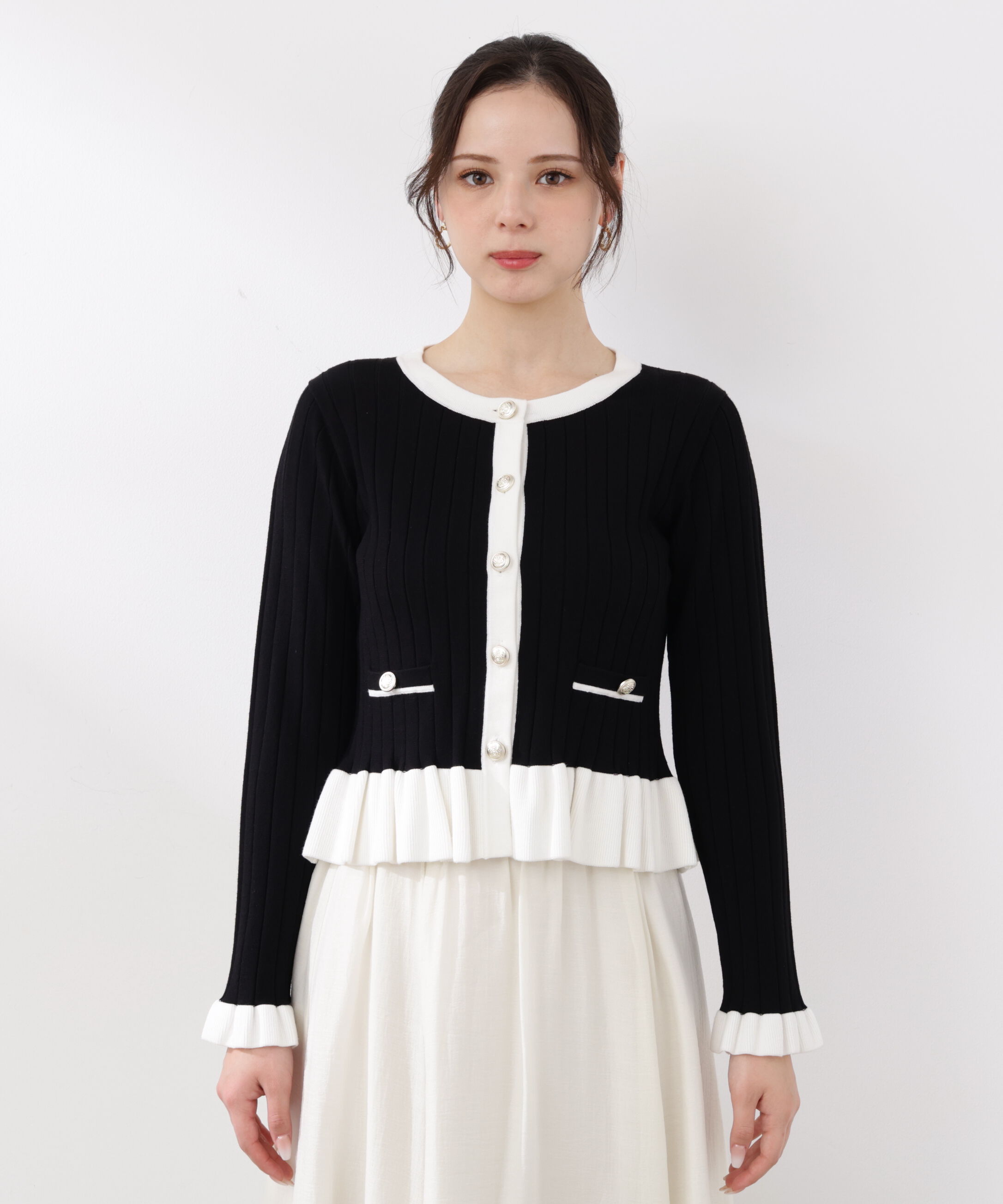 PROPORTION BODY DRESSING「ボタン付きペプラムニット26SS」|ニット・セーター|