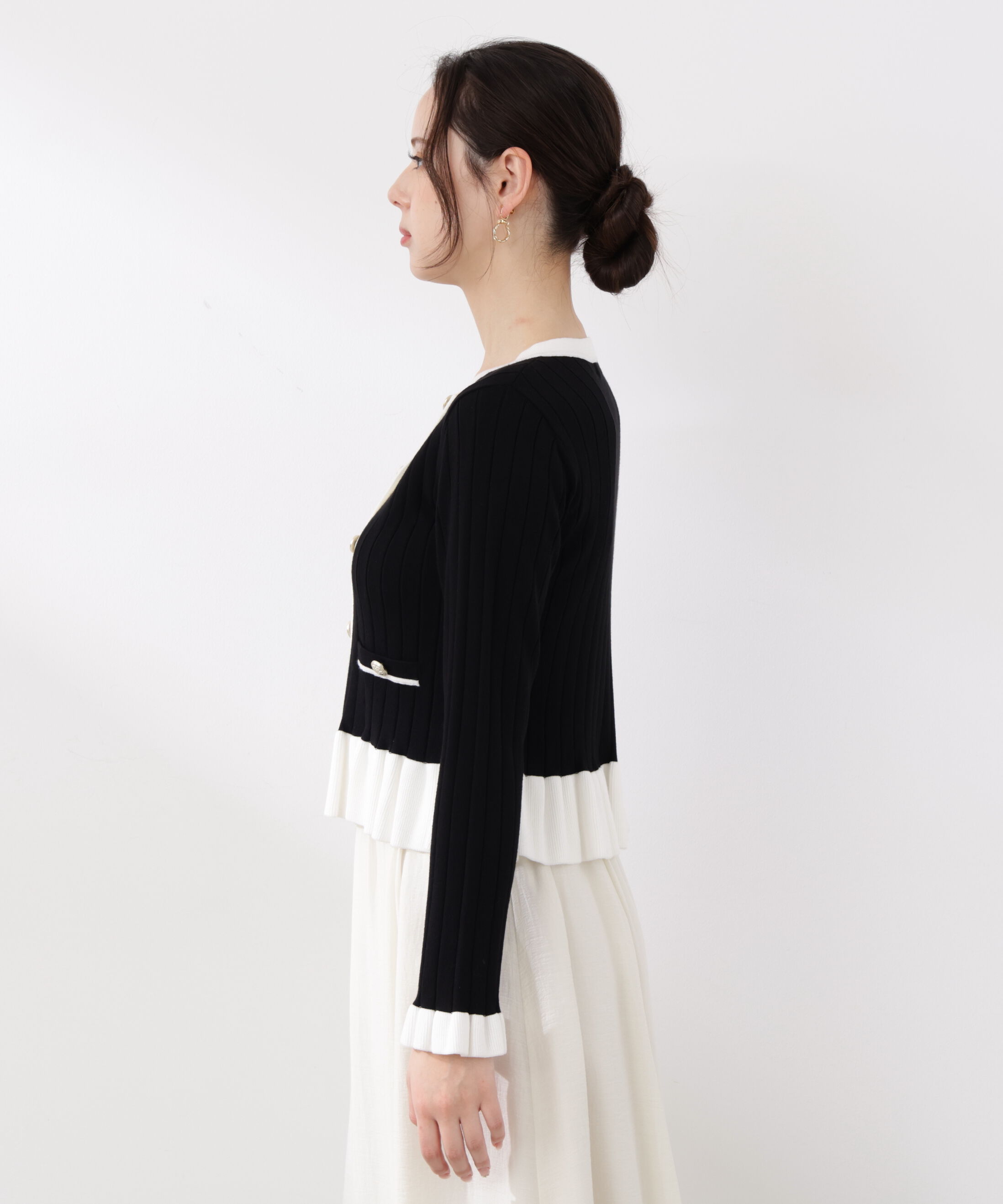 PROPORTION BODY DRESSING「ボタン付きペプラムニット26SS」|ニット・セーター|