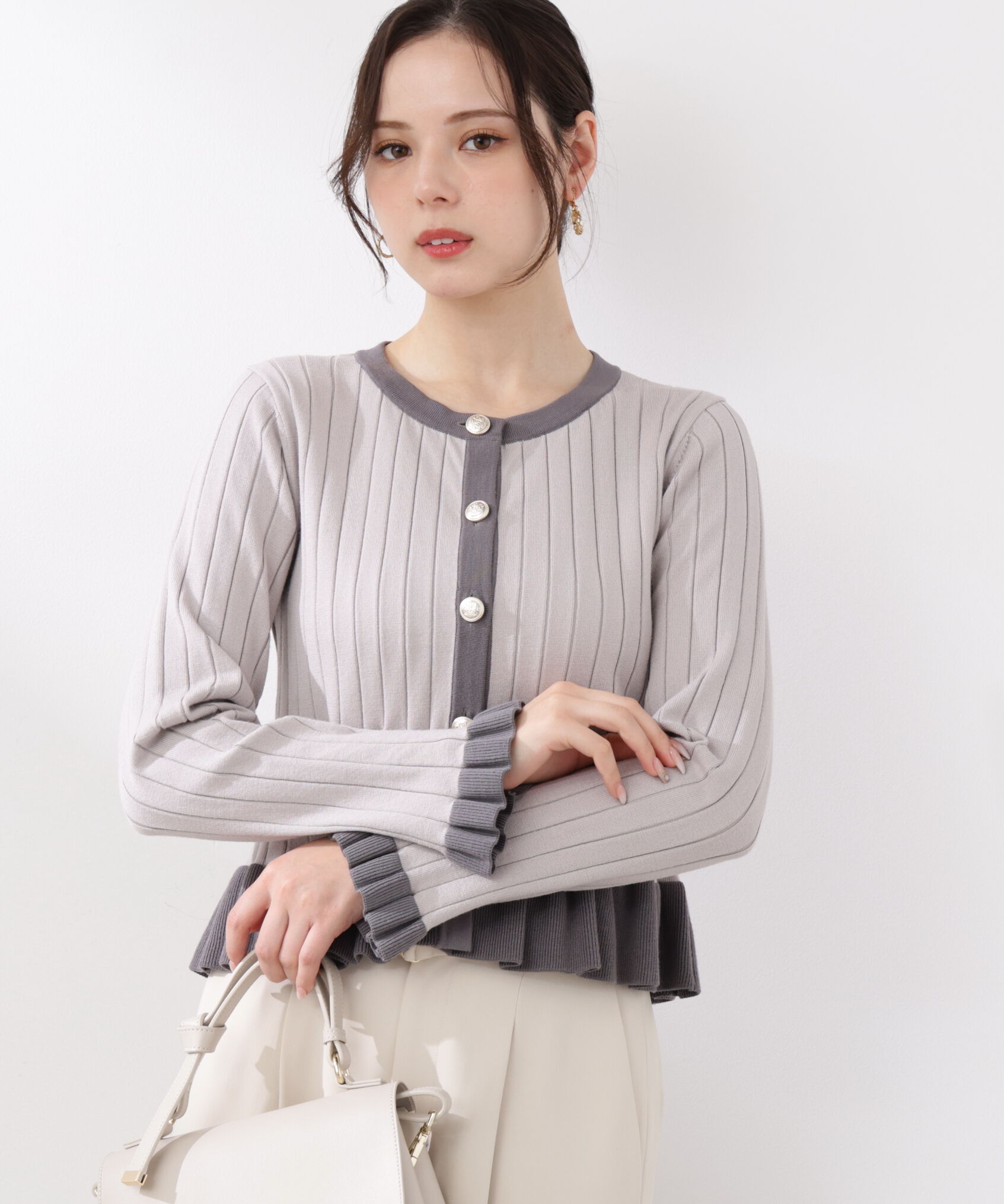 PROPORTION BODY DRESSING「ボタン付きペプラムニット26SS」|ニット・セーター|ライトグレー&times;