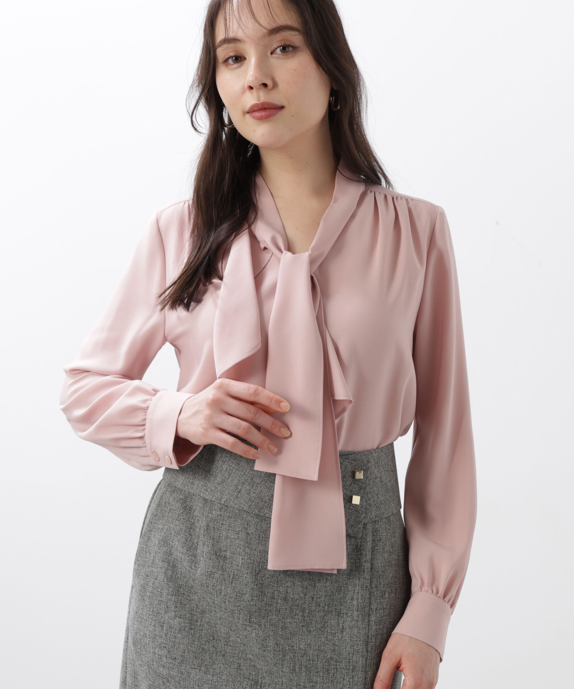  「［WEB/店舗限定カラー］ラッフルアクセントボウタイブラウス」|シャツ・ブラウス|