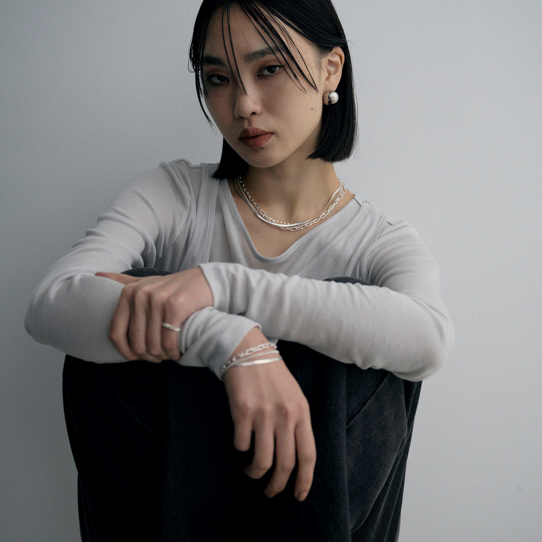 COCOSHNIK ONKITSCH「シルバー ホロウラウンドクッションピアス」|ピアス|