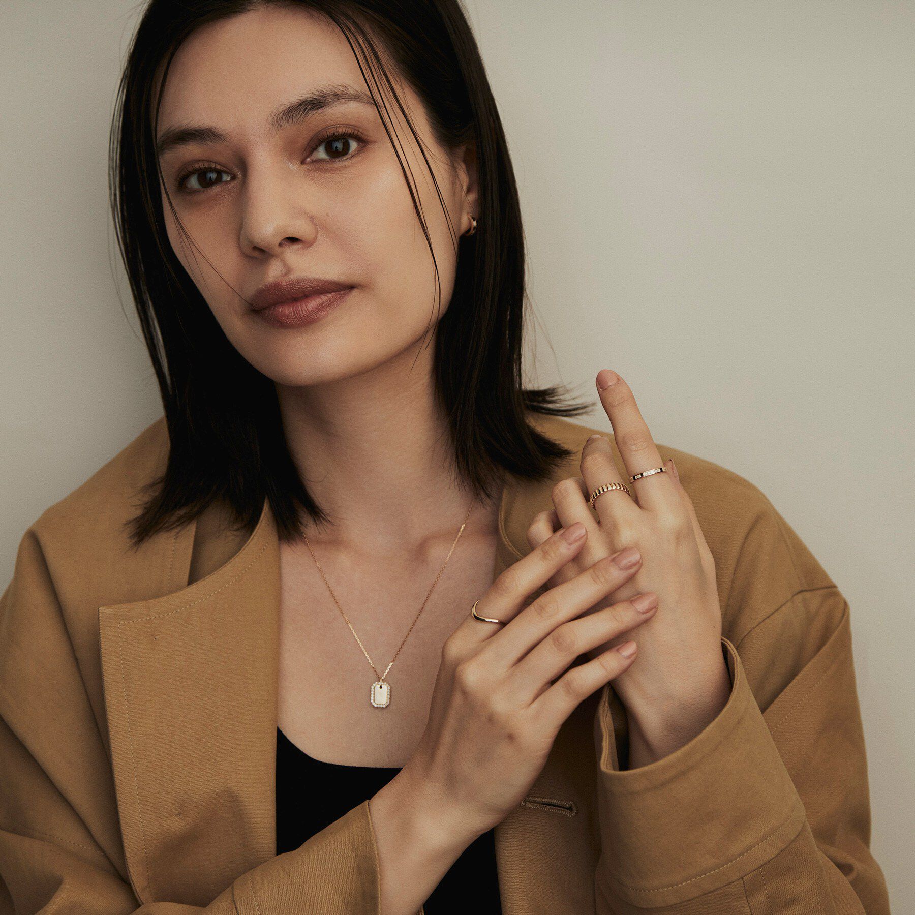 COCOSHNIK「K10ダイヤモンド 彫り留めオルタネート リング」|リング|