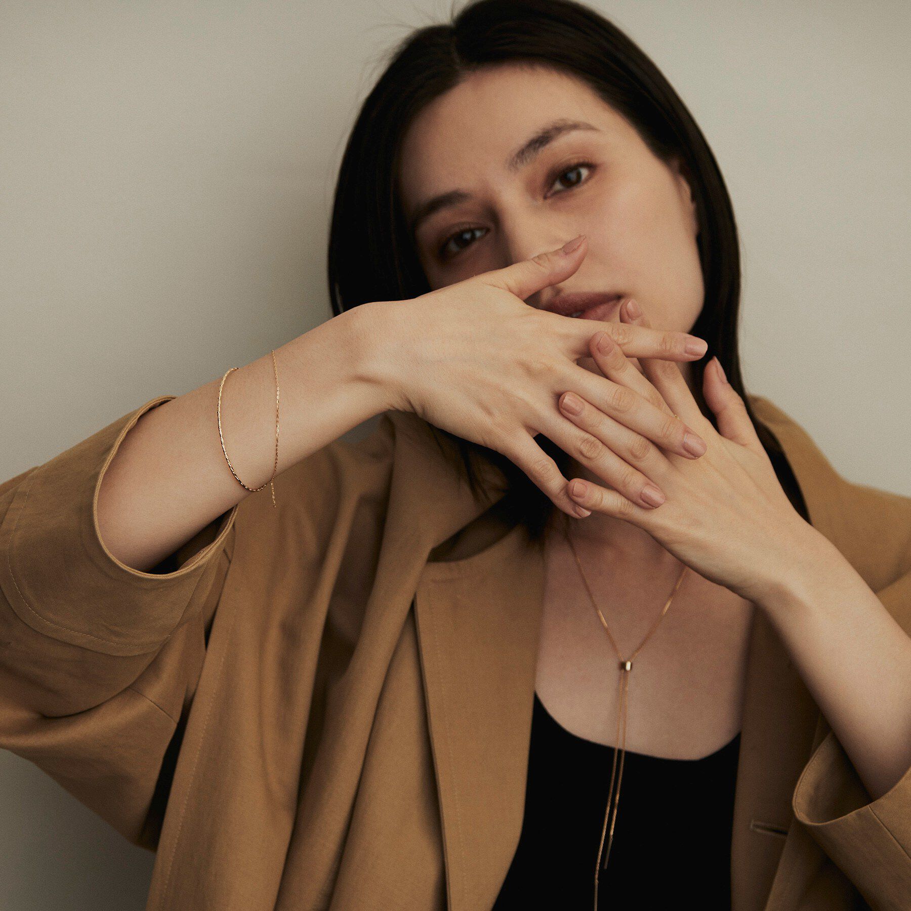 COCOSHNIK「K18カットビーズ&times;フラッシュアズキマグネット バングル」|ブレスレット・バングル|