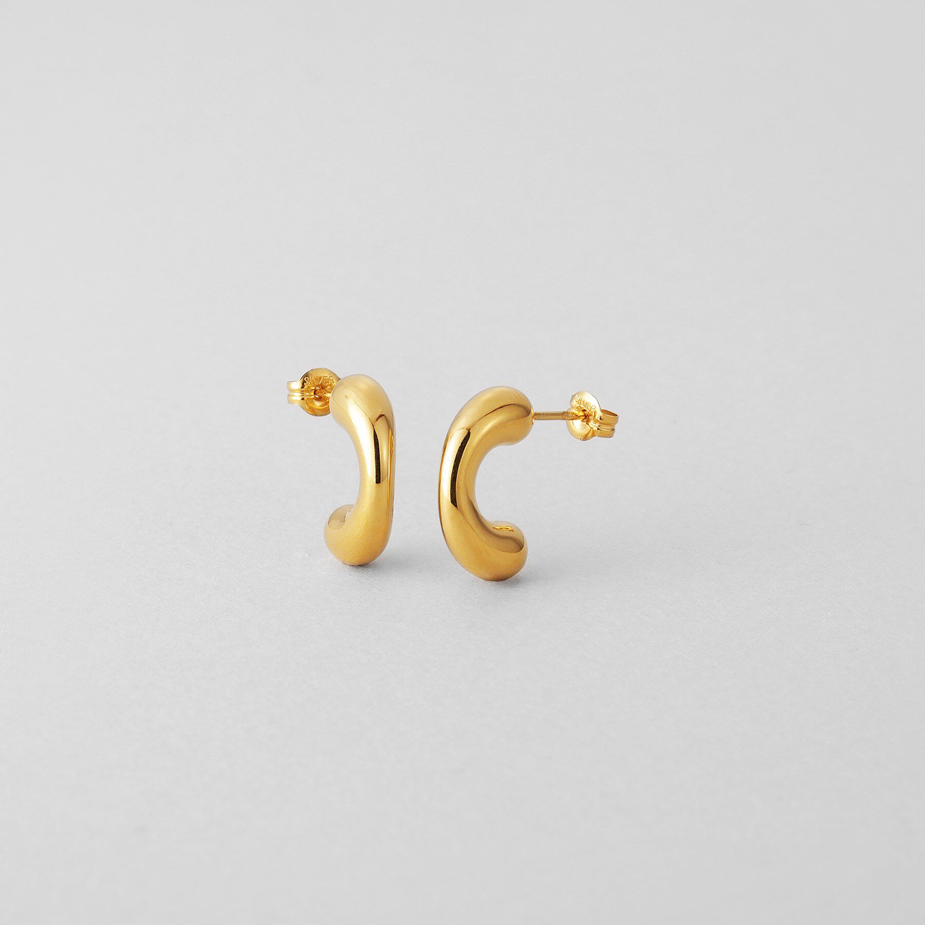 COCOSHNIK ONKITSCH「シルバー ニュアンスアークピアス GP」|ピアス|ゴールド(600)