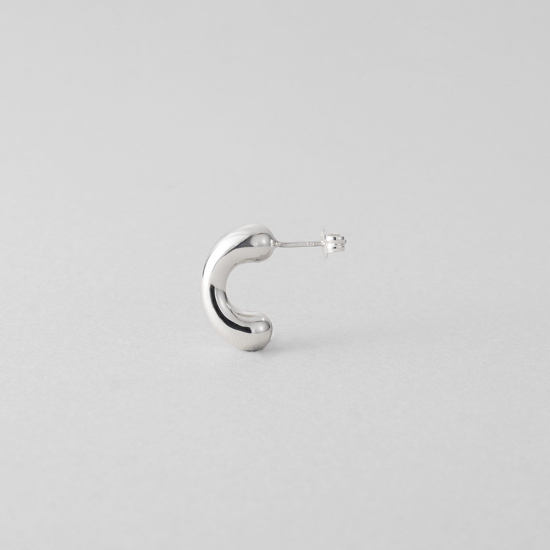 COCOSHNIK ONKITSCH「シルバー ニュアンスアークピアス」|ピアス|