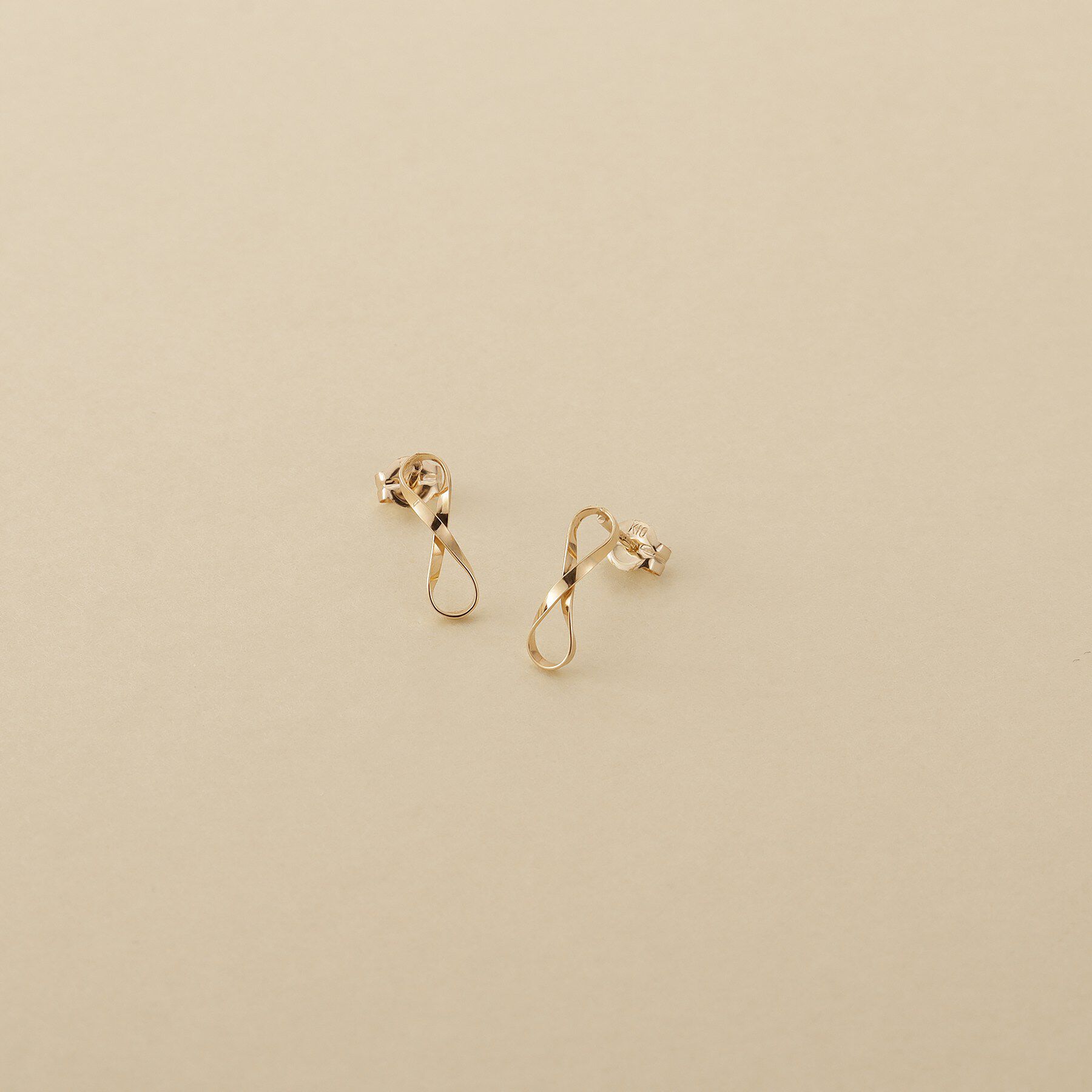 COCOSHNIK ONKITSCH「K10エイトプレートピアス」|ピアス|