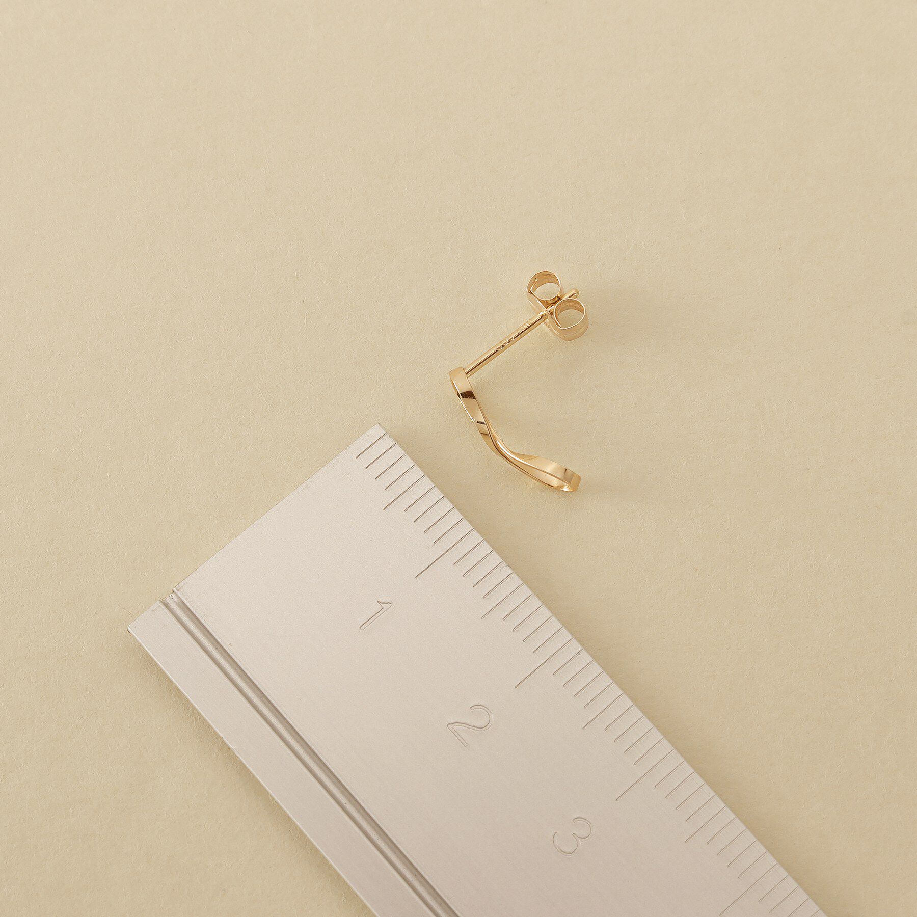 COCOSHNIK ONKITSCH「K10エイトプレートピアス」|ピアス|