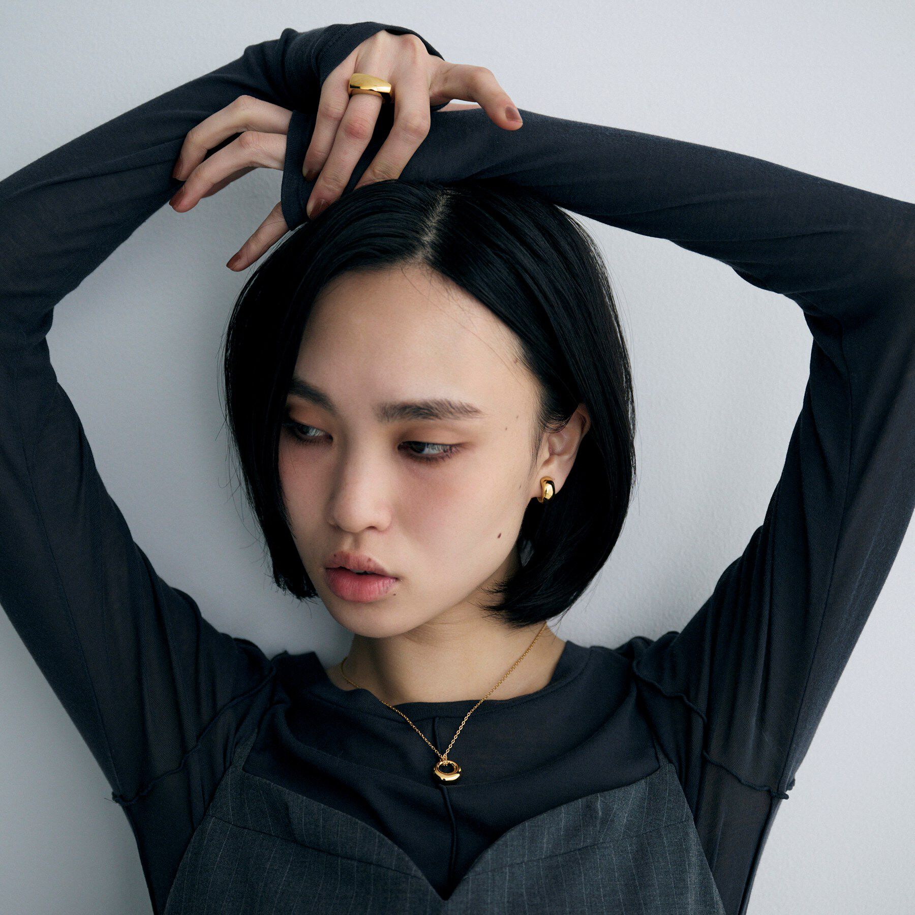 COCOSHNIK ONKITSCH「シルバー ハギーイヤリング ドーム M GP」|イヤリング|