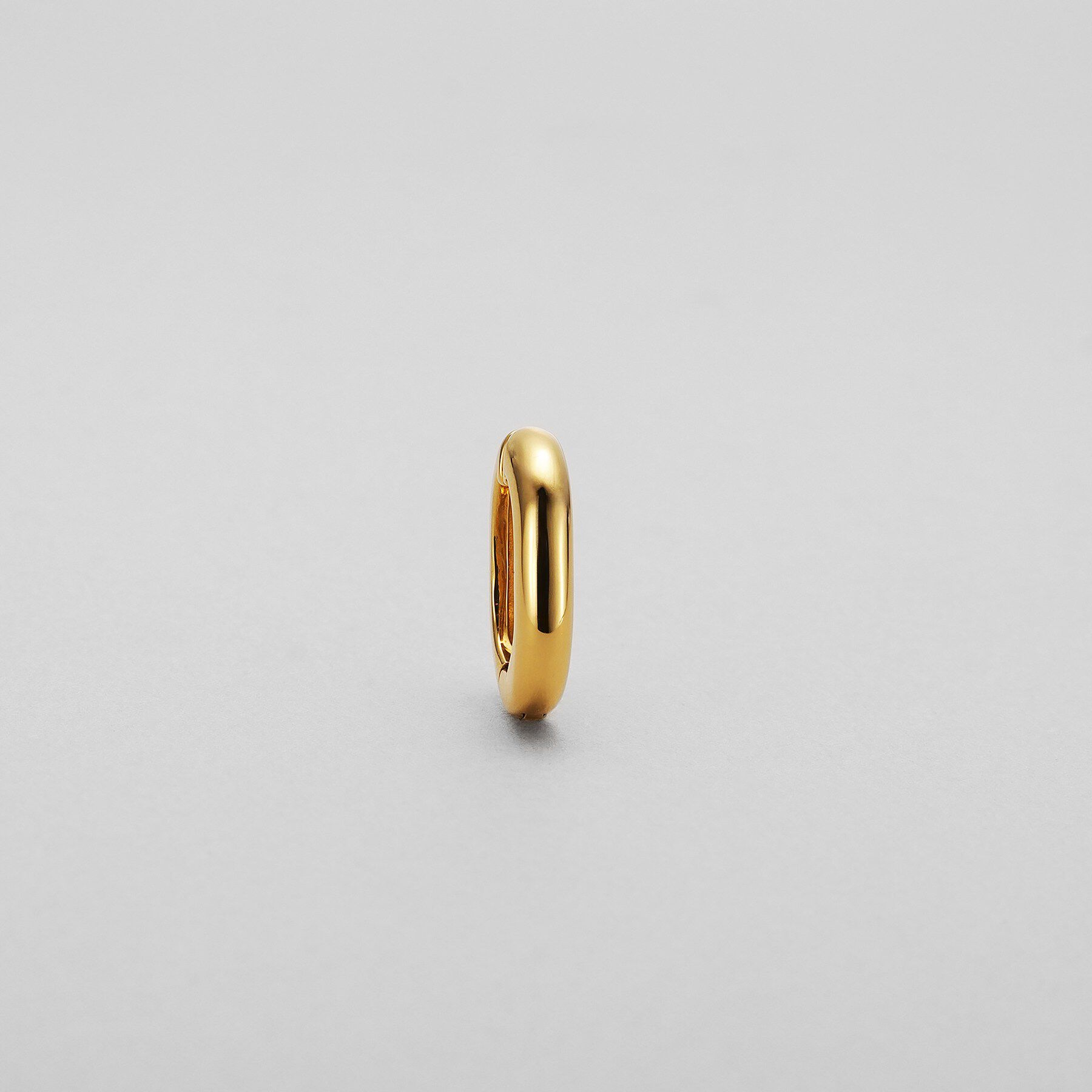 COCOSHNIK ONKITSCH「シルバー ハギーイヤリング トラック GP」|イヤリング|