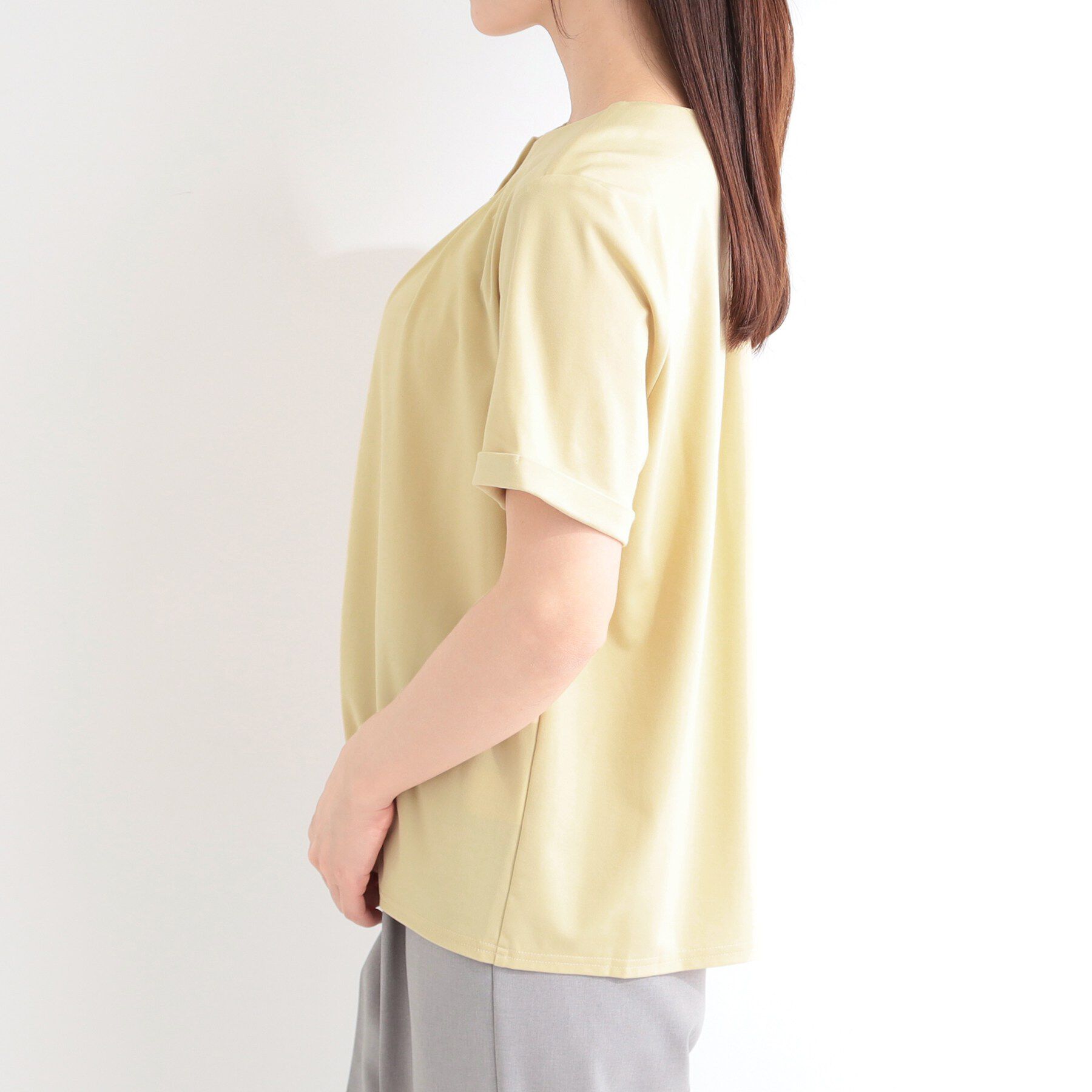 SHOO･LA･RUE「【洗濯後しわになりにくい/UV/S-LL】Tシャツ感覚できれい見え ひんやりタックTブラウス」|シャツ・ブラウス|