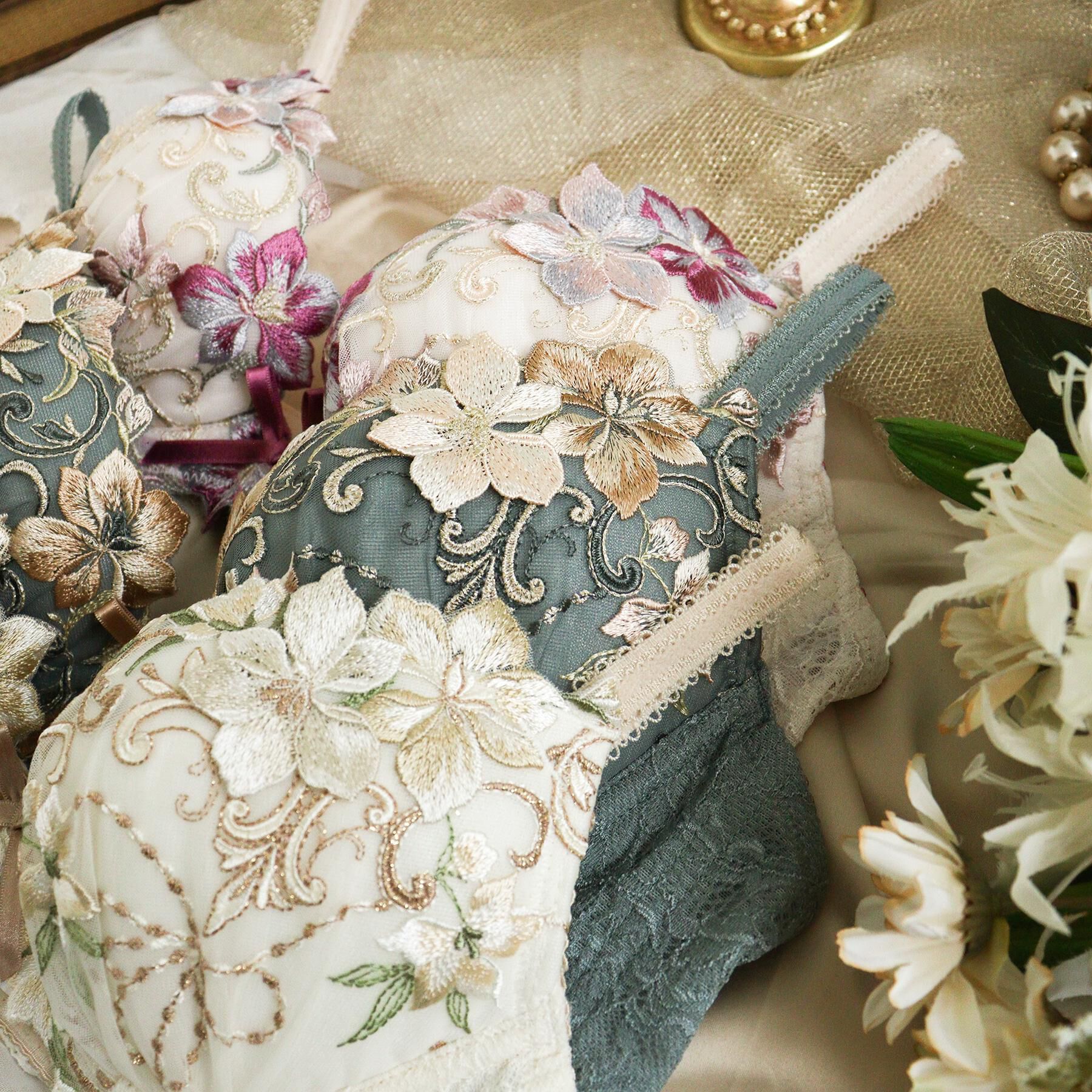 Risa Magli「ヴァネッサ ブラジャー (B-C) ＜V Make Type＞」|インナー|