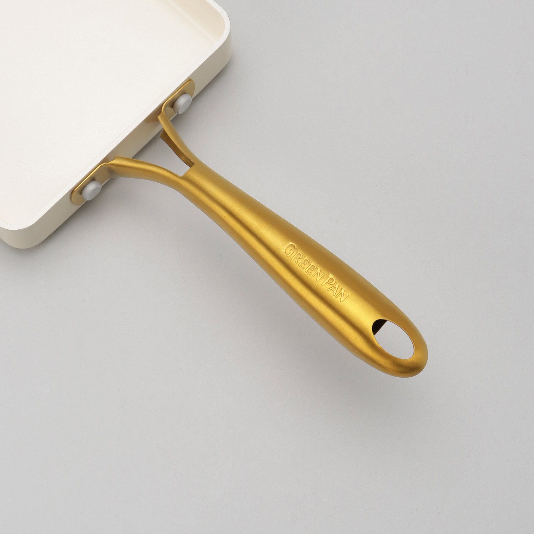 212 KITCHEN STORE「ストゥディオ エッグパン 14&times;18cm WH ＜GreenPan グリーンパン＞」|食器・キッチングッズ|