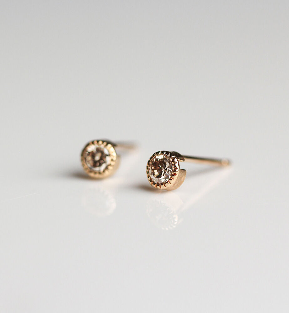  「一石 シャンパンダイヤモンド 0.2ct ピアス | K10YG」|ピアス|