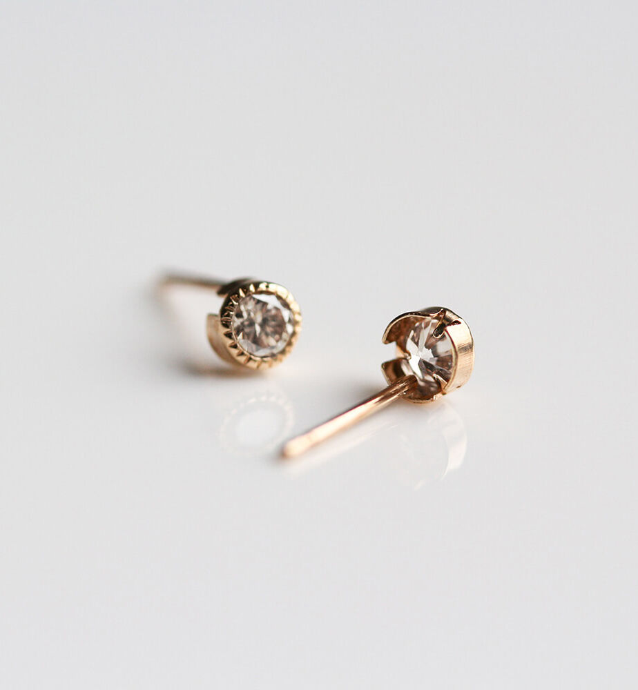  「一石 シャンパンダイヤモンド 0.2ct ピアス | K10YG」|ピアス|