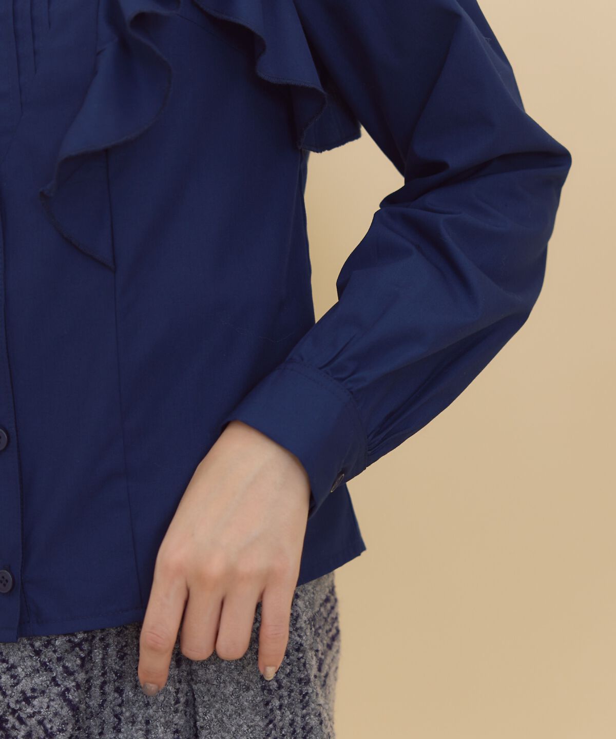 REDYAZEL「ショルダーフリルスタンドシャツ」|シャツ・ブラウス|