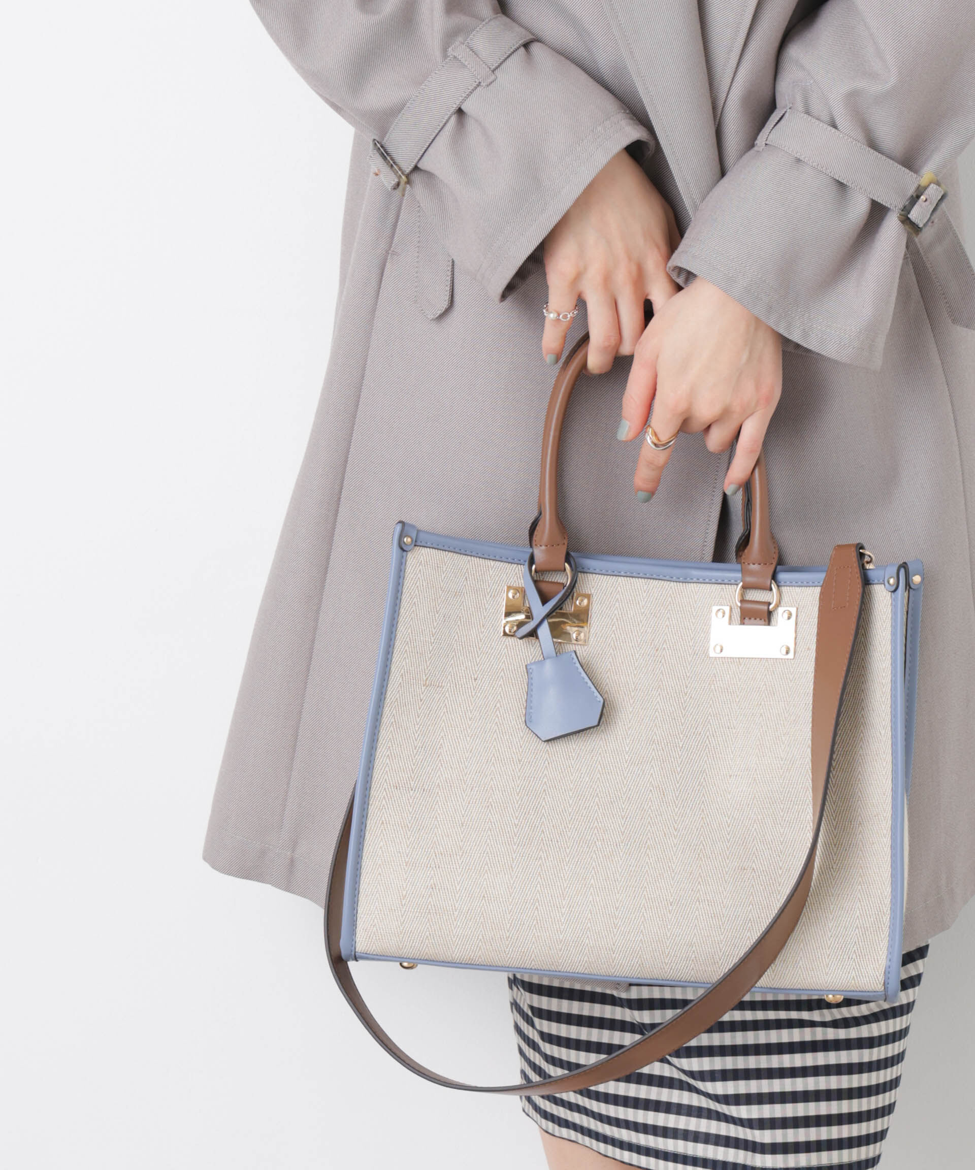 nano･universe「バイカラーキャンバスバッグ」|ショルダー・メッセンジャー|ブルー